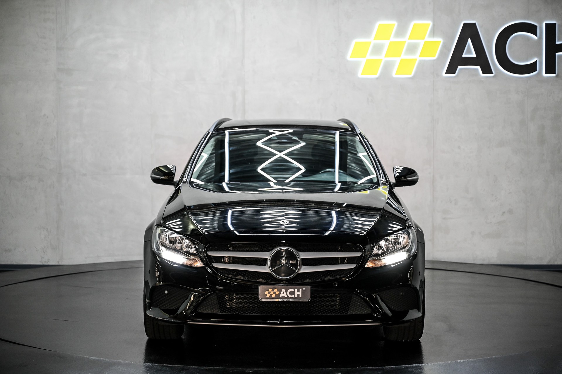 MERCEDES-BENZ C200 4matic T-Modell-showroom-element-1