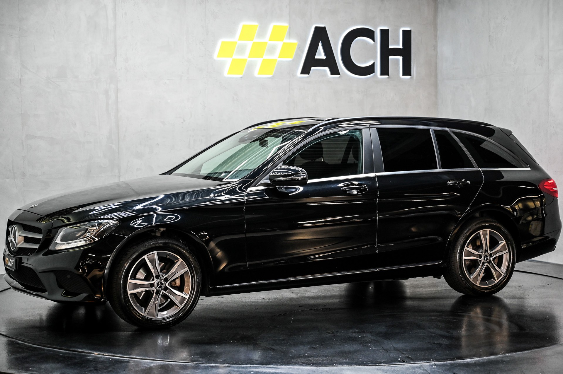 MERCEDES-BENZ C200 4matic T-Modell-showroom-element-3