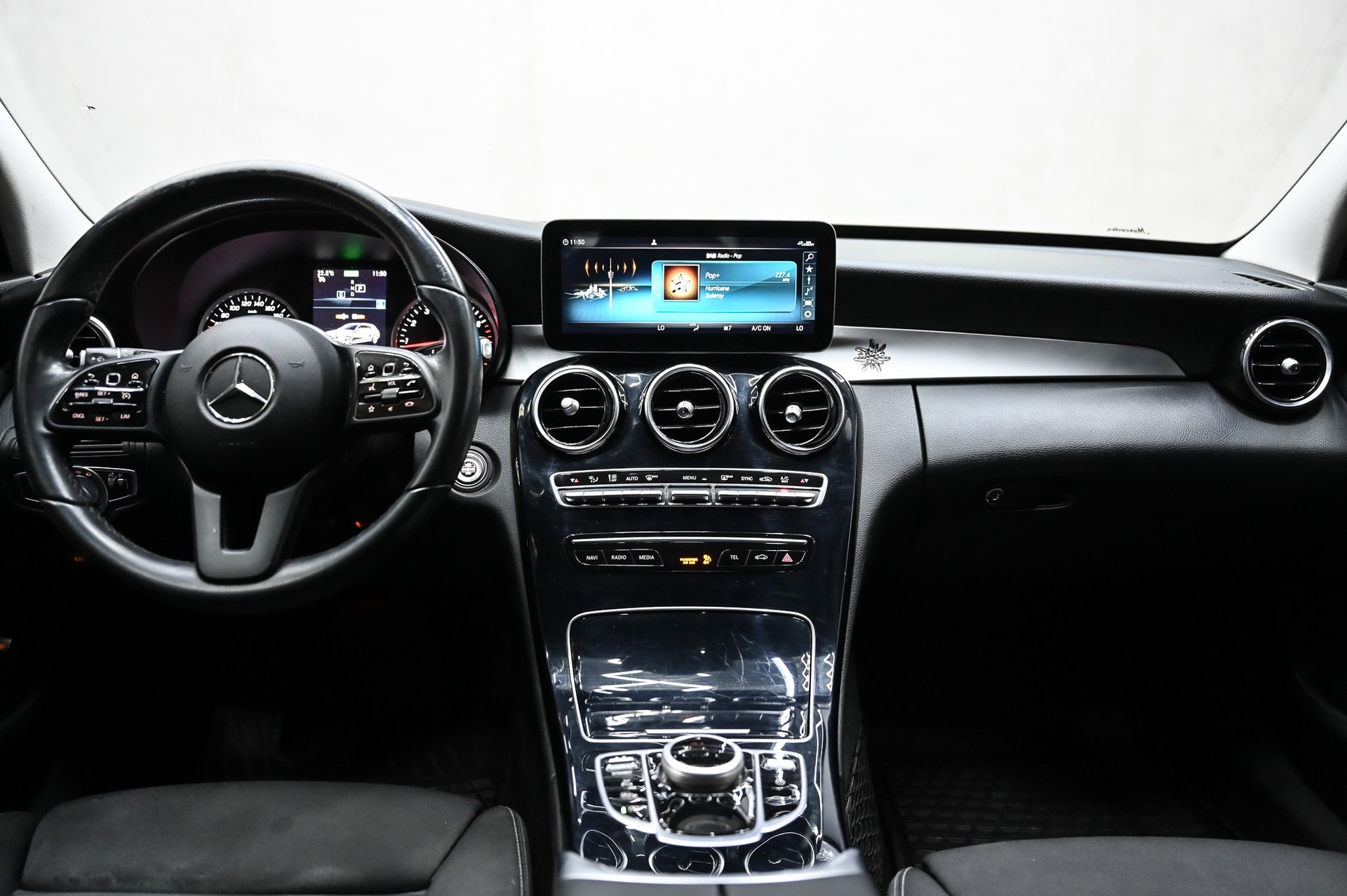 MERCEDES-BENZ C200 4matic T-Modell-image-18
