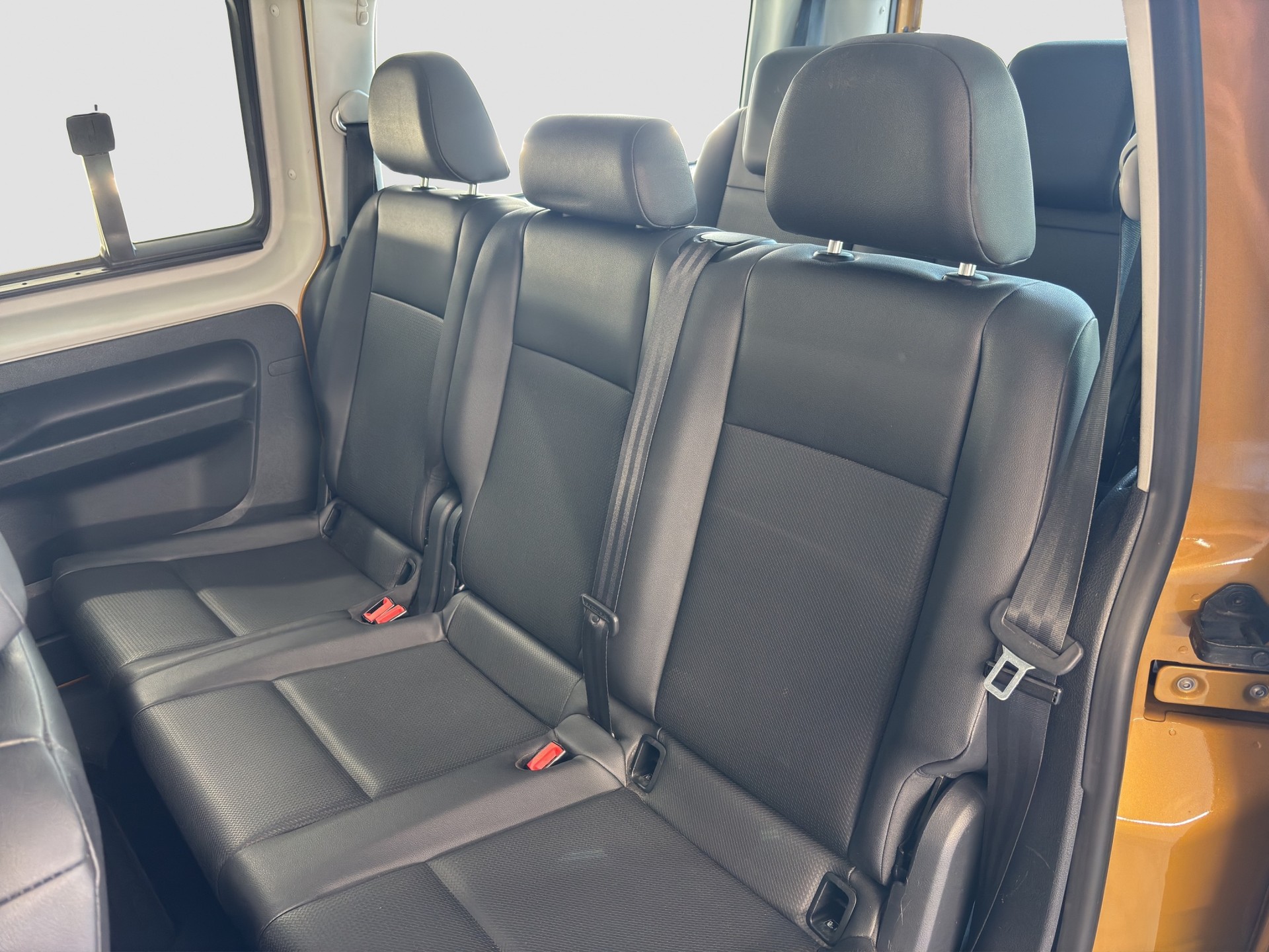 VW Caddy Maxi 2.0 TDI Trendline 4Motion-image-10