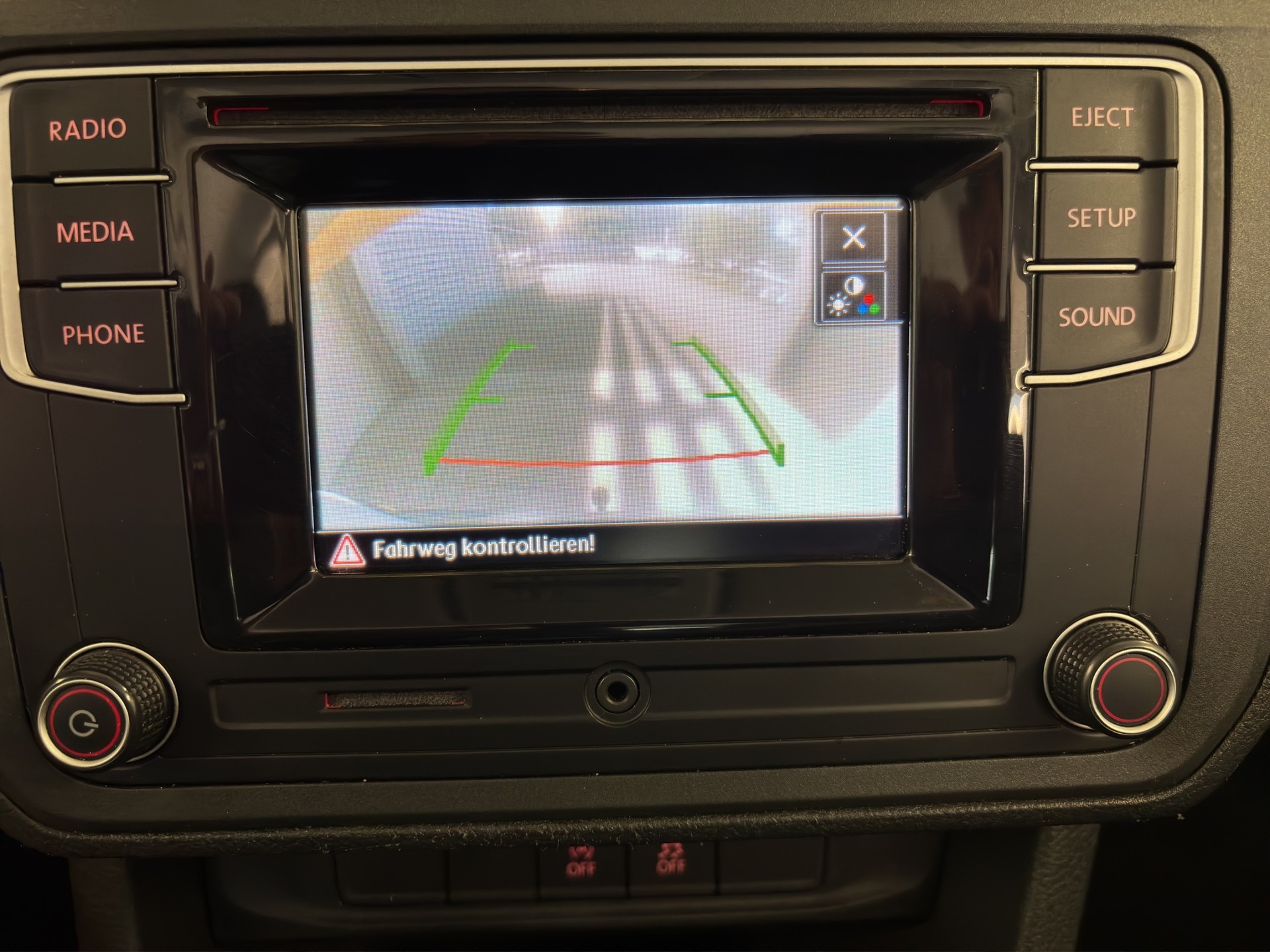 VW Caddy Maxi 2.0 TDI Trendline 4Motion-image-6