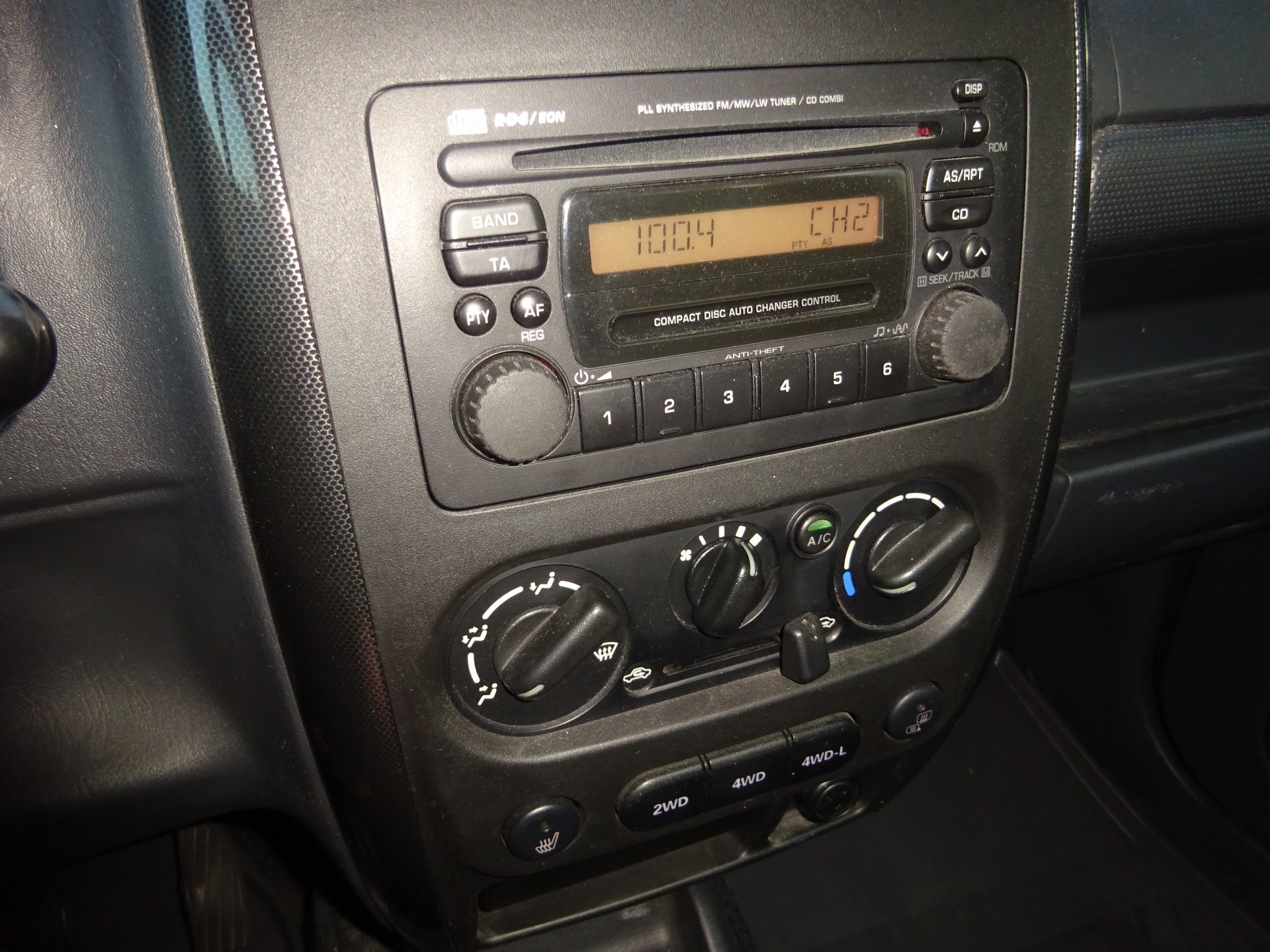SUZUKI Jimny 1.5 Turbodiesel GL Top Special Edition - 86PS - MFK 8.2026-image-10