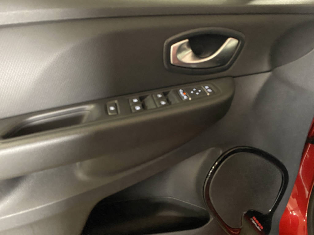 RENAULT Clio 1.2 TCe 120 PS Swiss Edition S/S-image-11