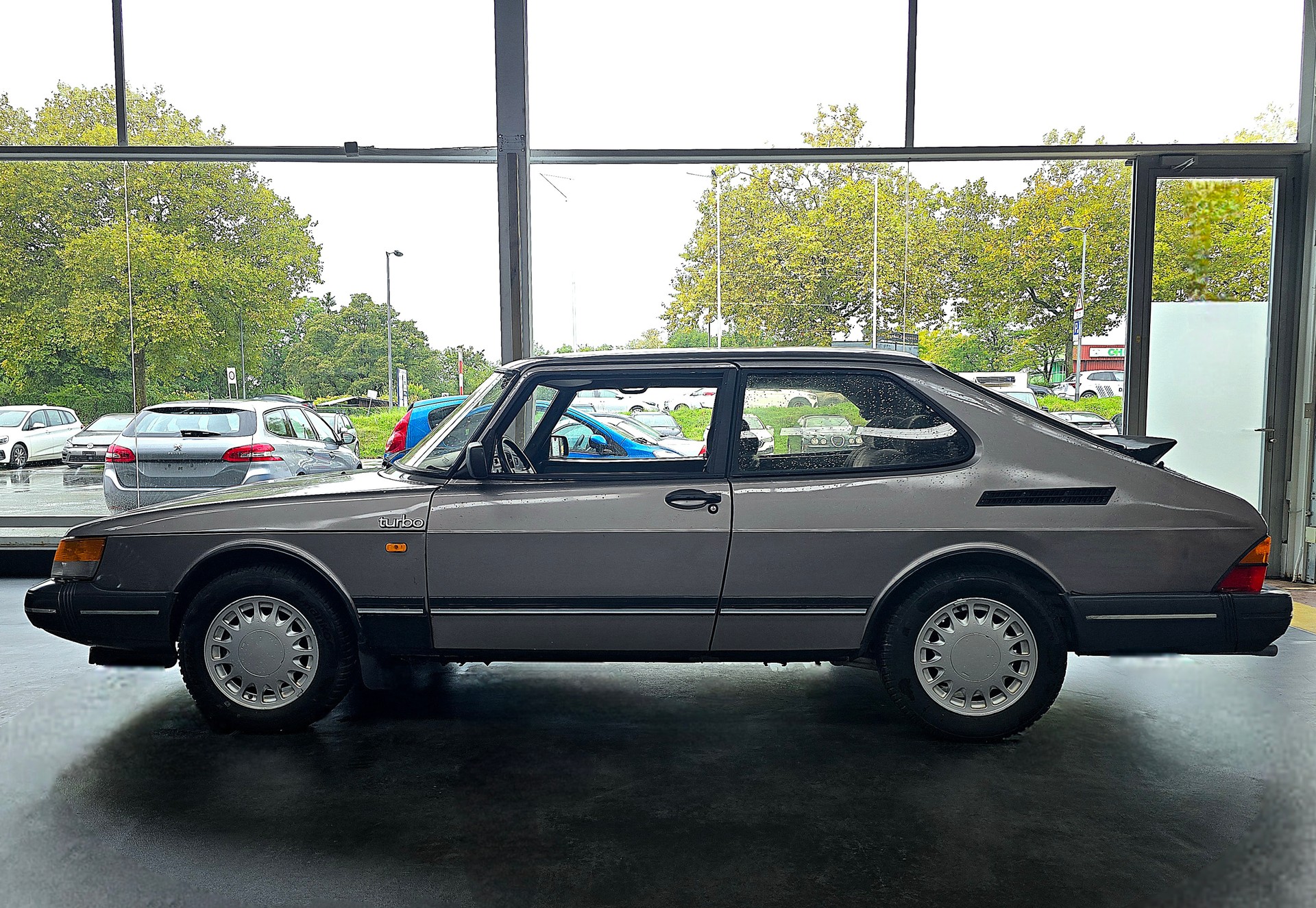 SAAB 900 2.0 turbo 16-showroom-element-2