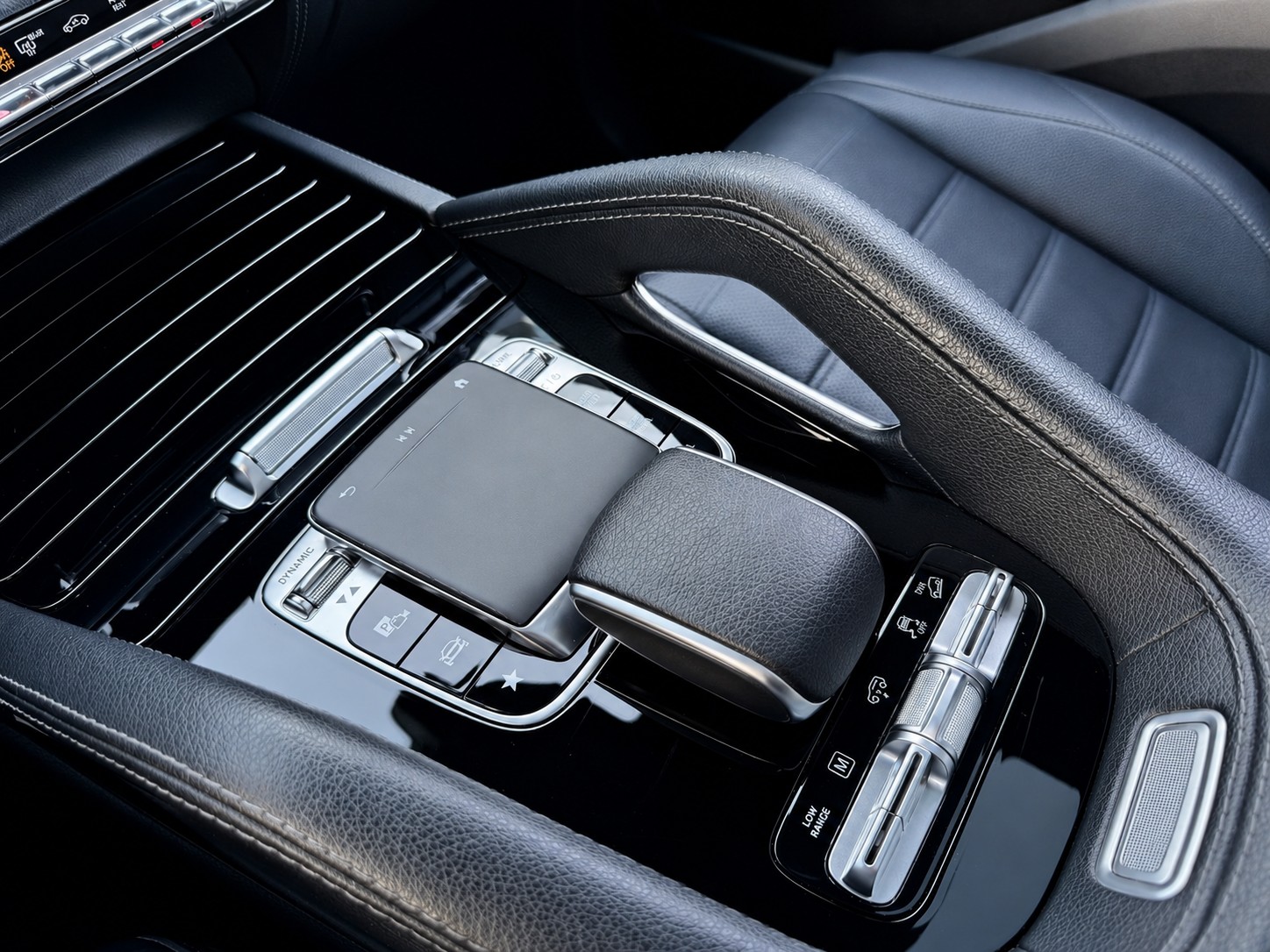 MERCEDES-BENZ GLE 450 AMG Line 4matic CH FAHRZEUG 7PLÄTZER-image-16