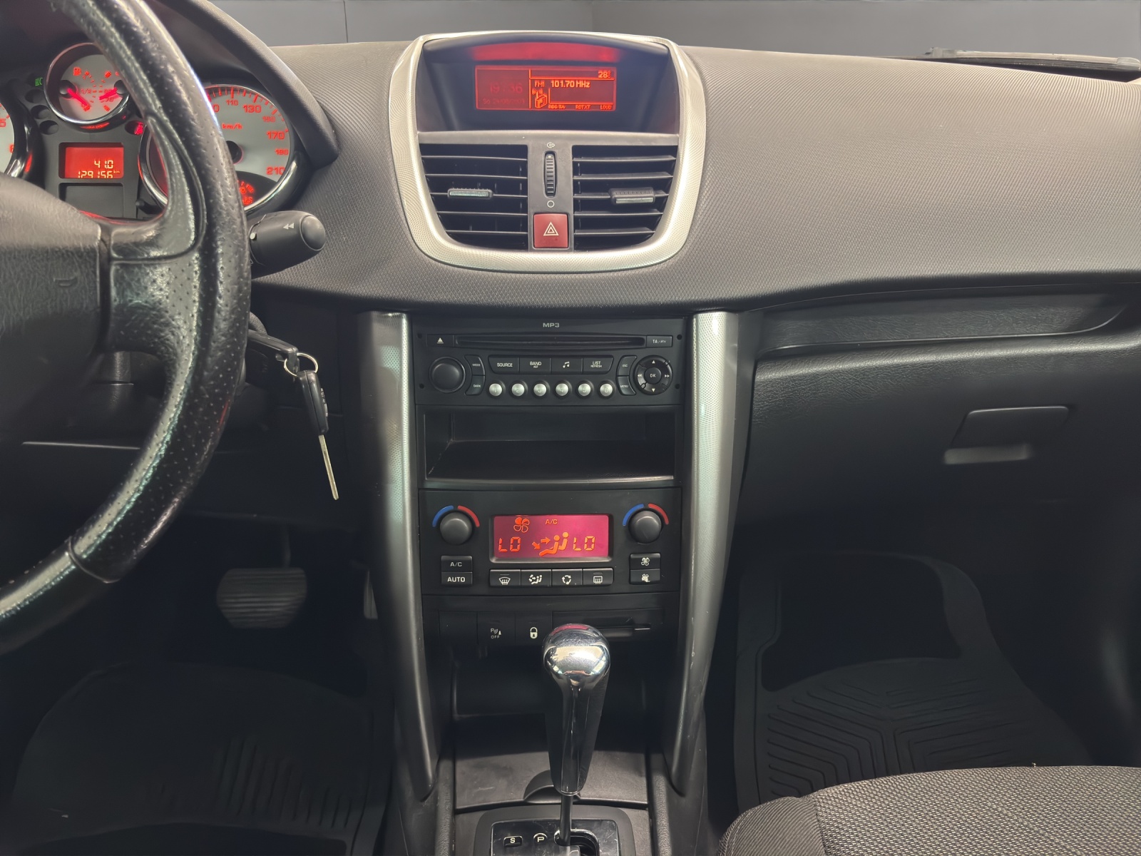 PEUGEOT 207 SW 1.6 16V Trendy Automatic-image-14
