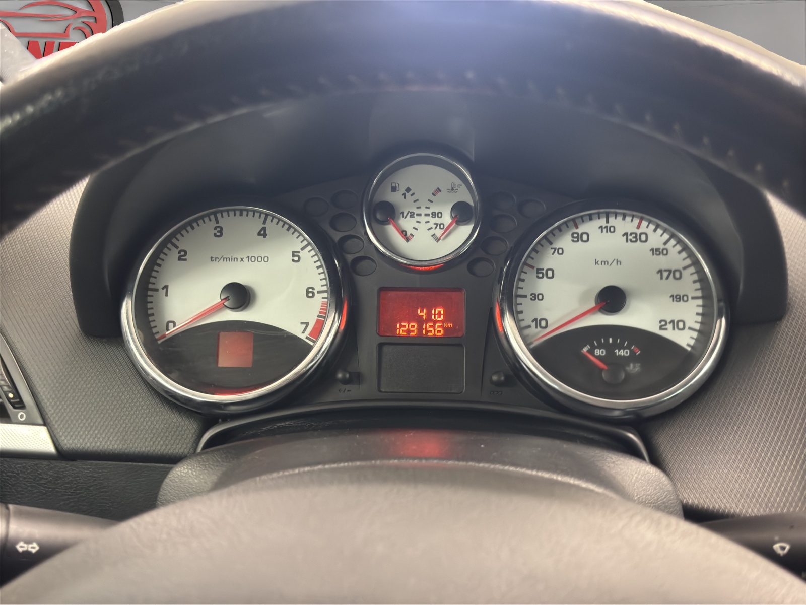 PEUGEOT 207 SW 1.6 16V Trendy Automatic-image-10