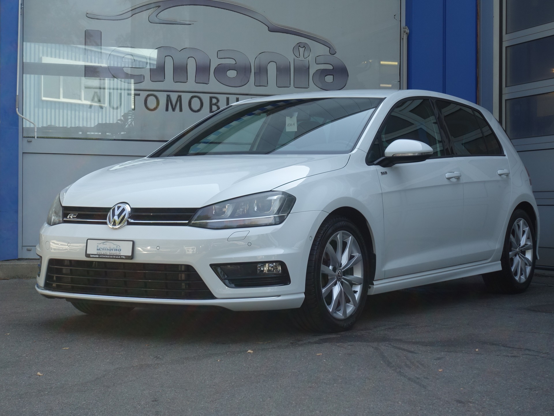 VW Golf 1.4 TSI R-Line Design-showroom-element-1