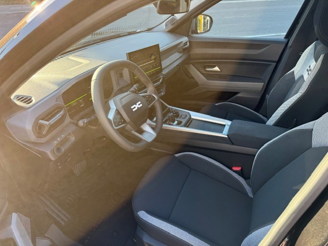 DACIA Bigster 1.2 Hybrid Journey 4WD-image-4