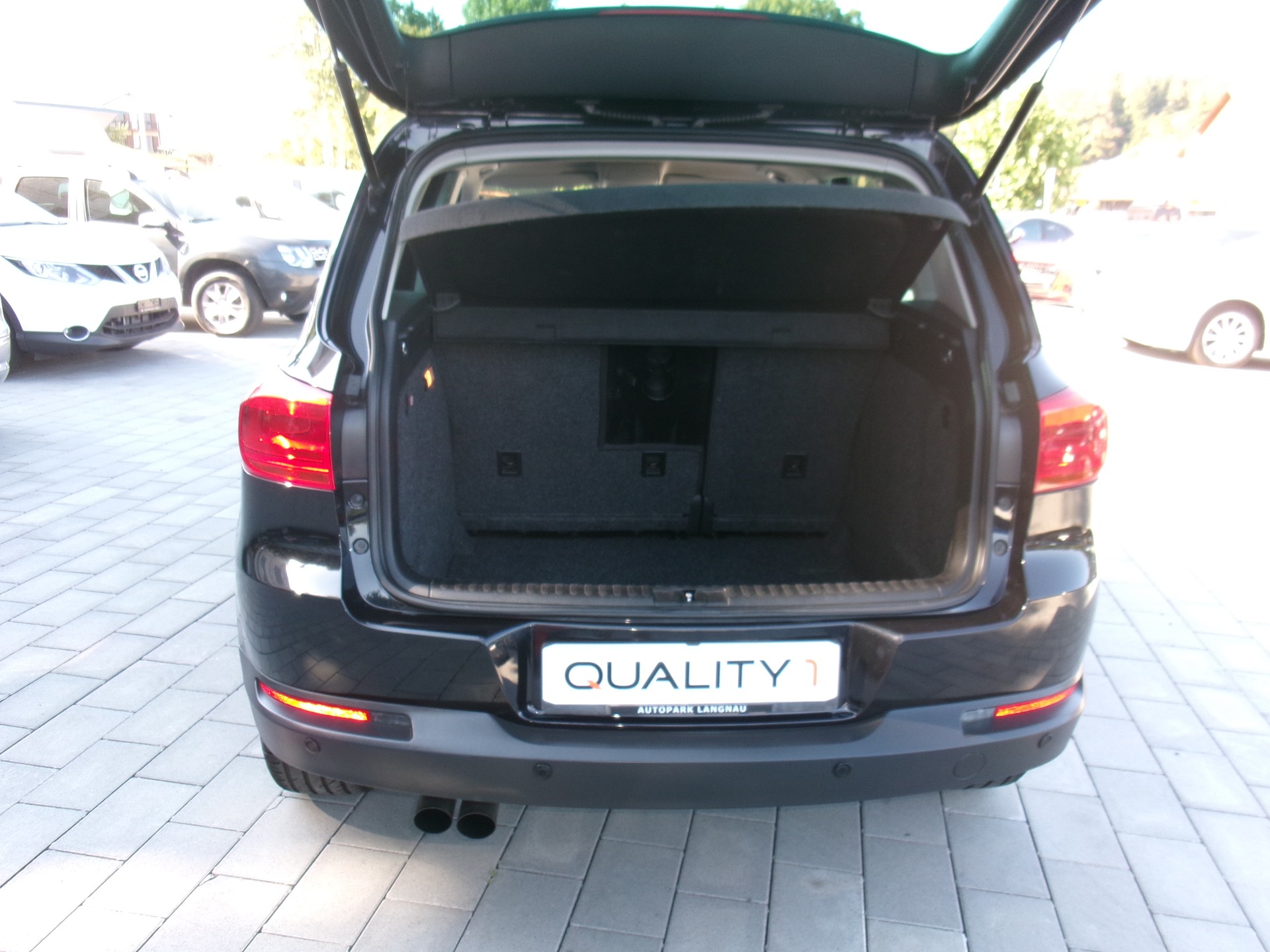 VW Tiguan 2.0 TDI BlueMotion Sport&Style 4Motion-image-8