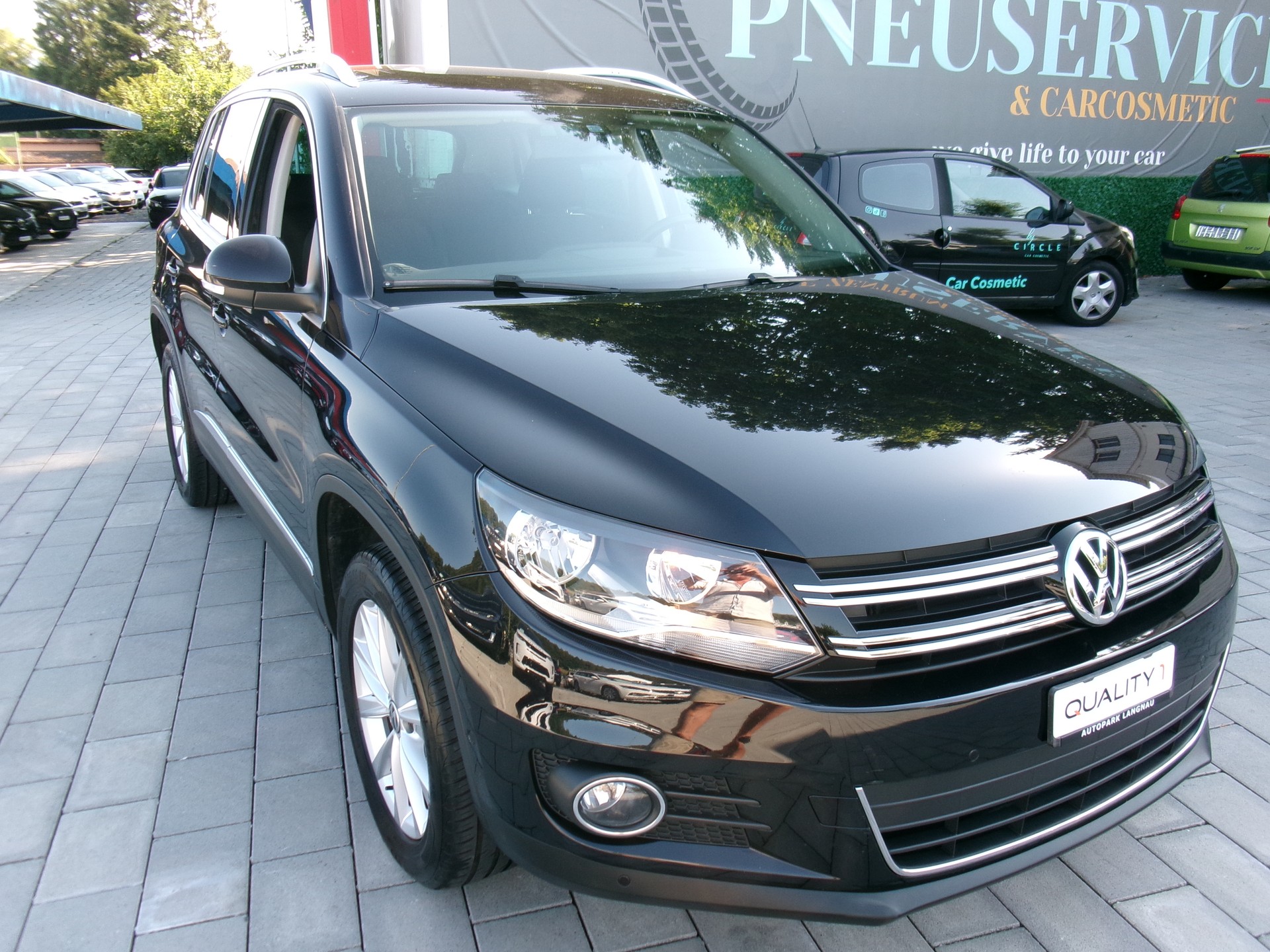 VW Tiguan 2.0 TDI BlueMotion Sport&Style 4Motion-showroom-element-1