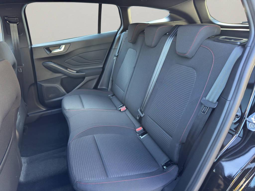 FORD Focus Station Wagon 1.0i EcoB Hybrid 155 ST-Line-image-10