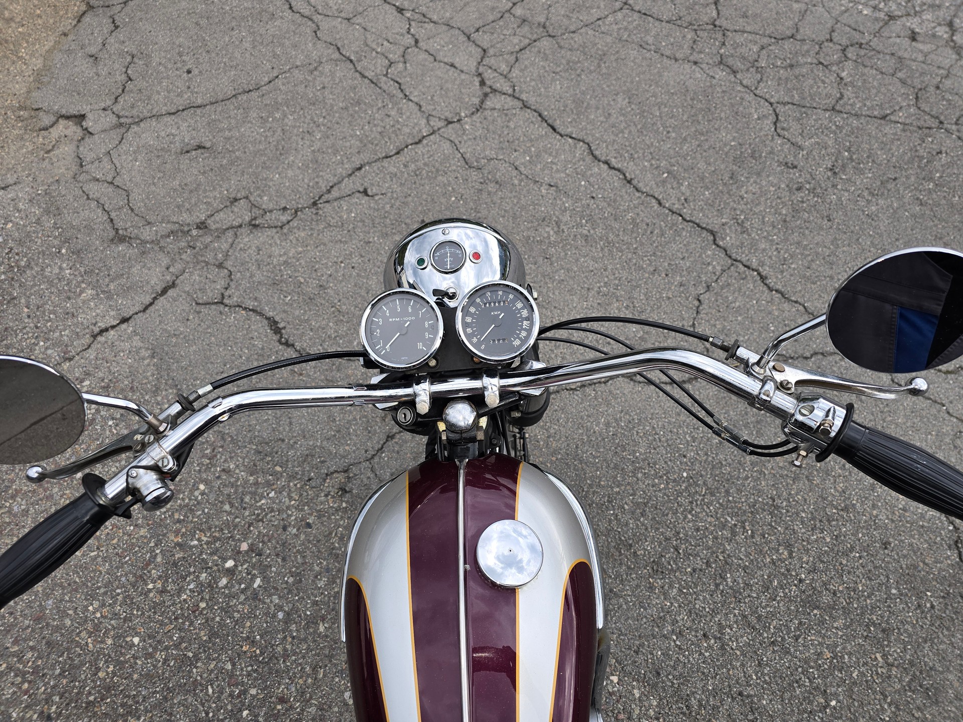 TRIUMPH Bonneville 120R-image-8