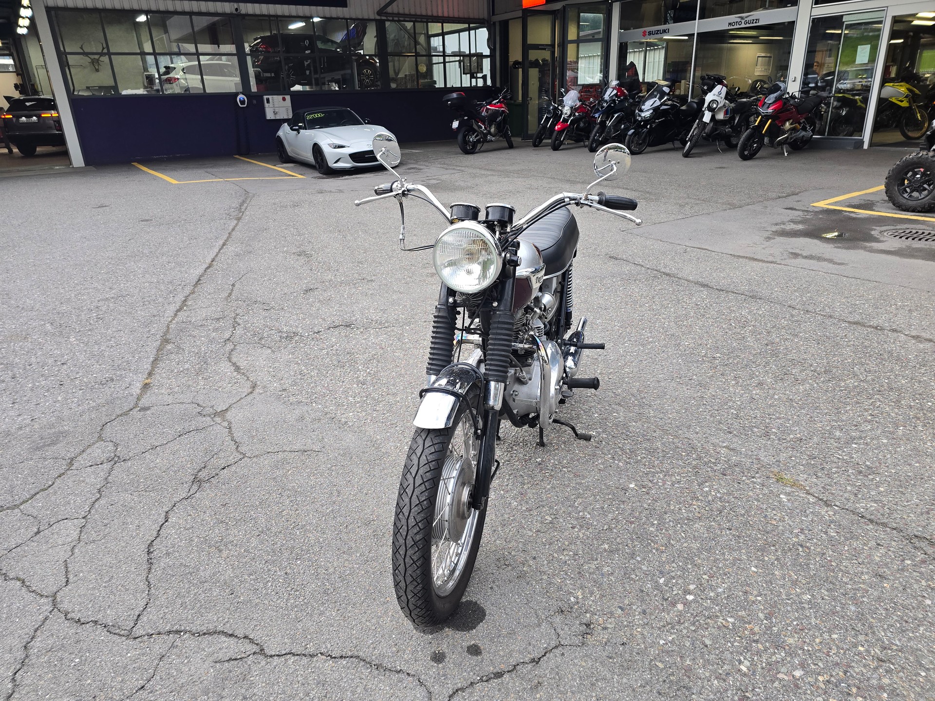TRIUMPH Bonneville 120R-image-4