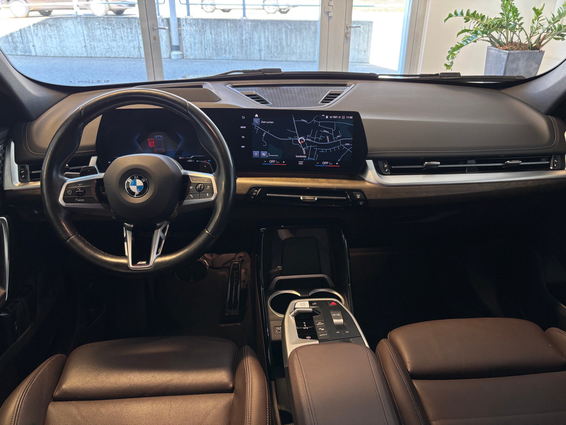 BMW X1 xDrive 23d 48V M Sport-image-13