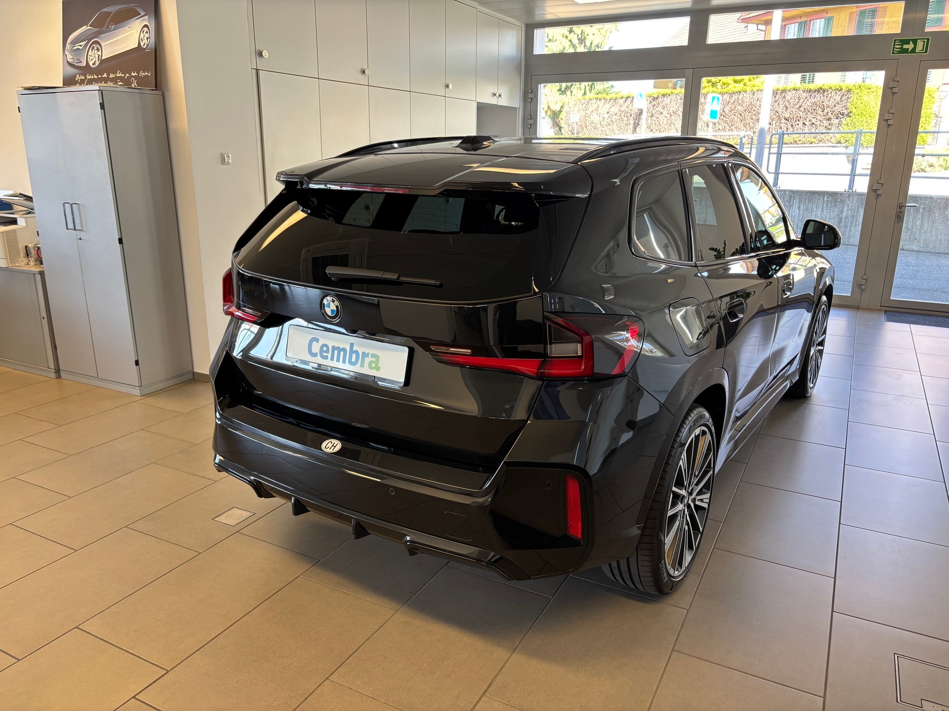 BMW X1 xDrive 23d 48V M Sport-showroom-element-2