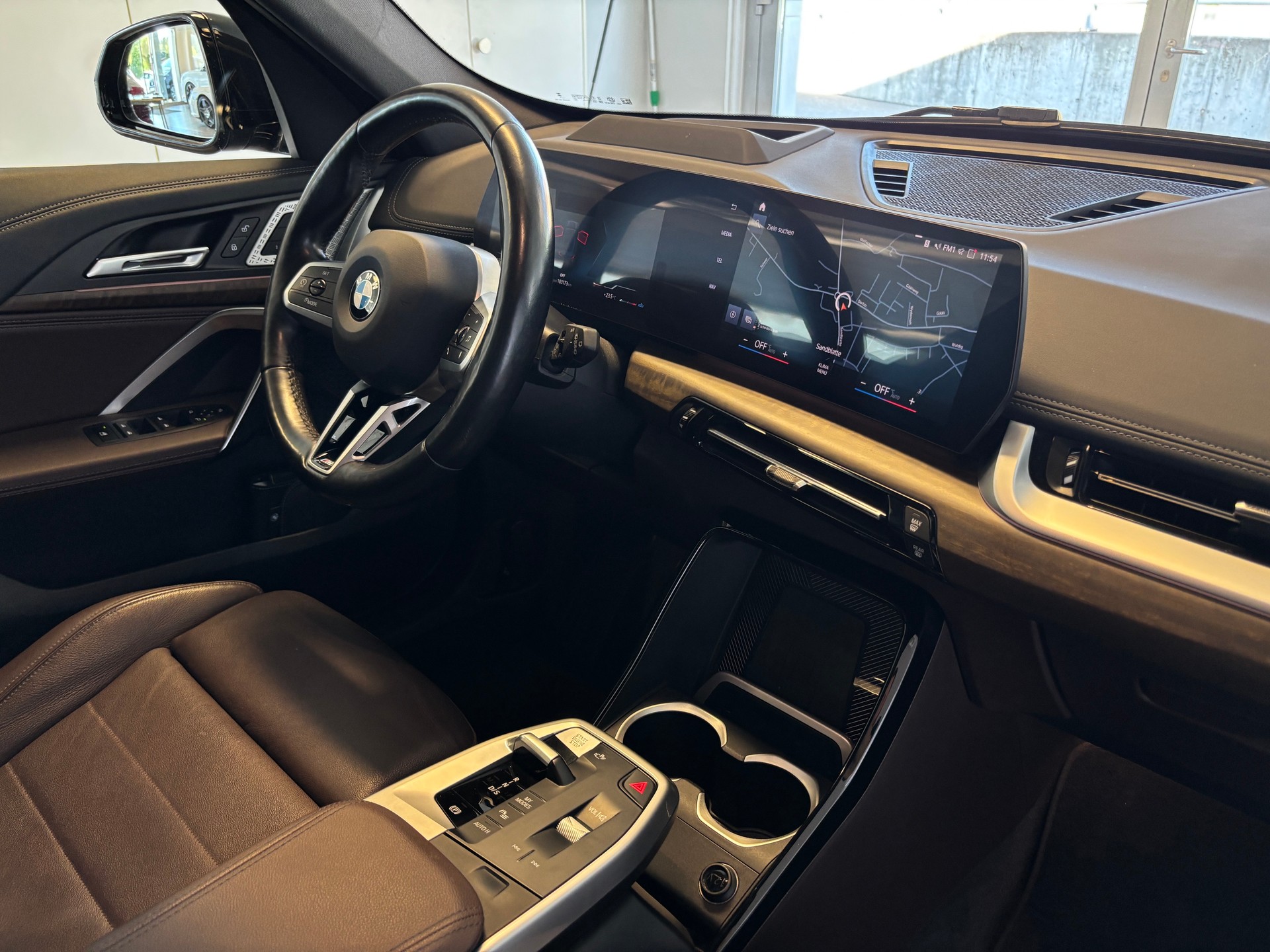 BMW X1 xDrive 23d 48V M Sport-image-8