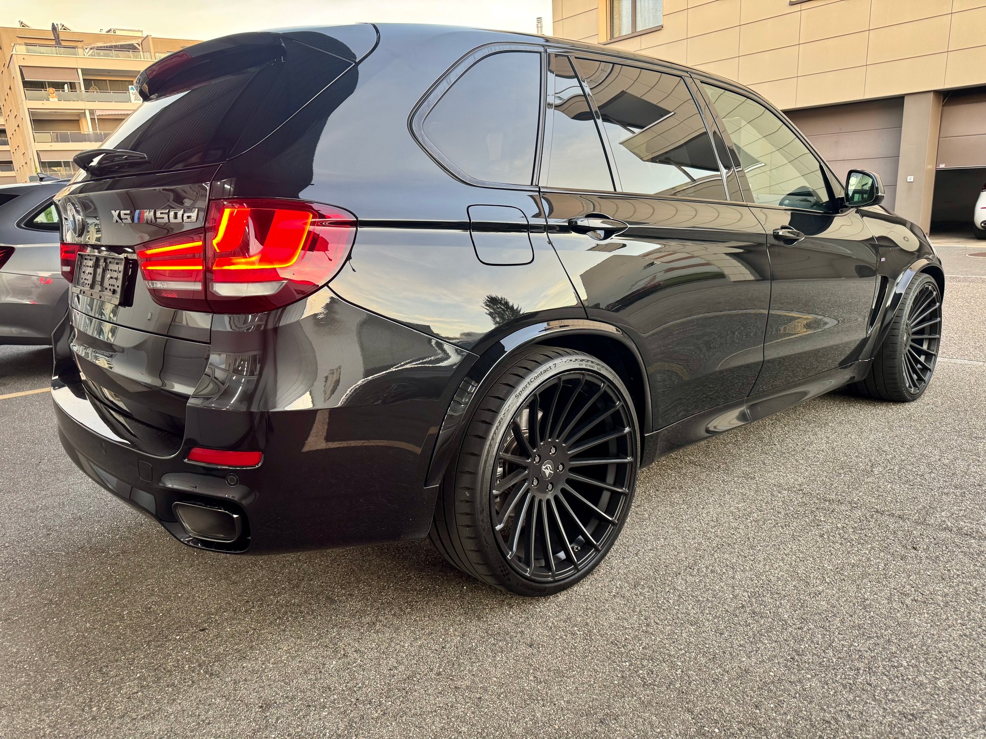 BMW X5 xDrive M50d Steptronic-showroom-element-3