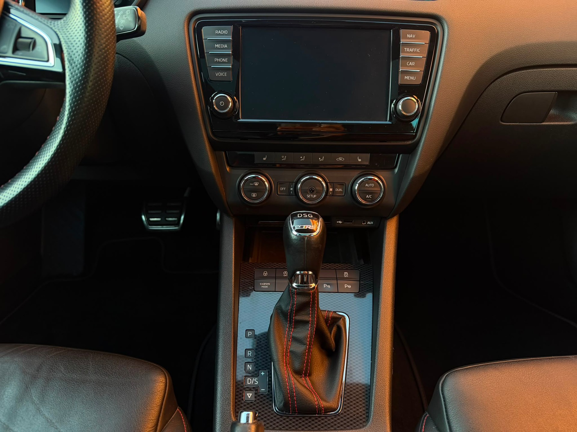 SKODA Octavia Combi 2.0 TSI RS DSG-image-12