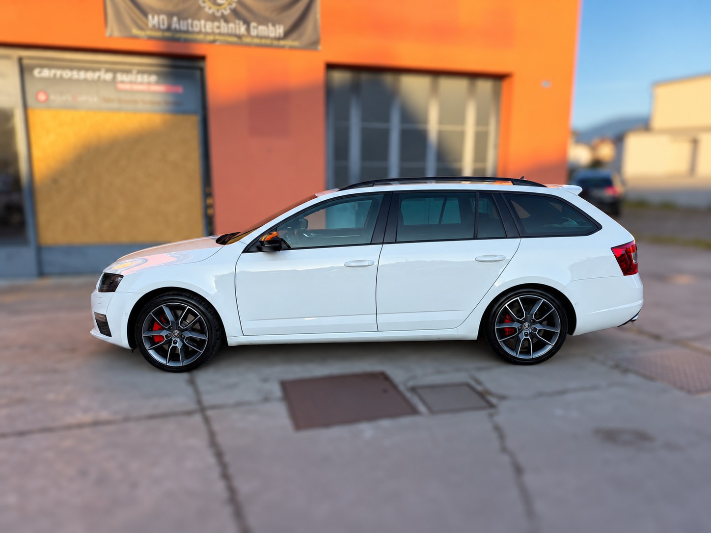 SKODA Octavia Combi 2.0 TSI RS DSG-showroom-element-1