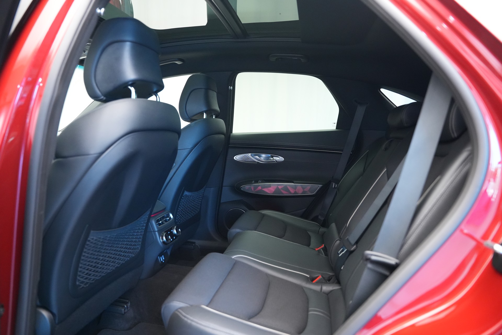 GENESIS GV70 2.5 TGDI Premium AT8 AWD-image-15