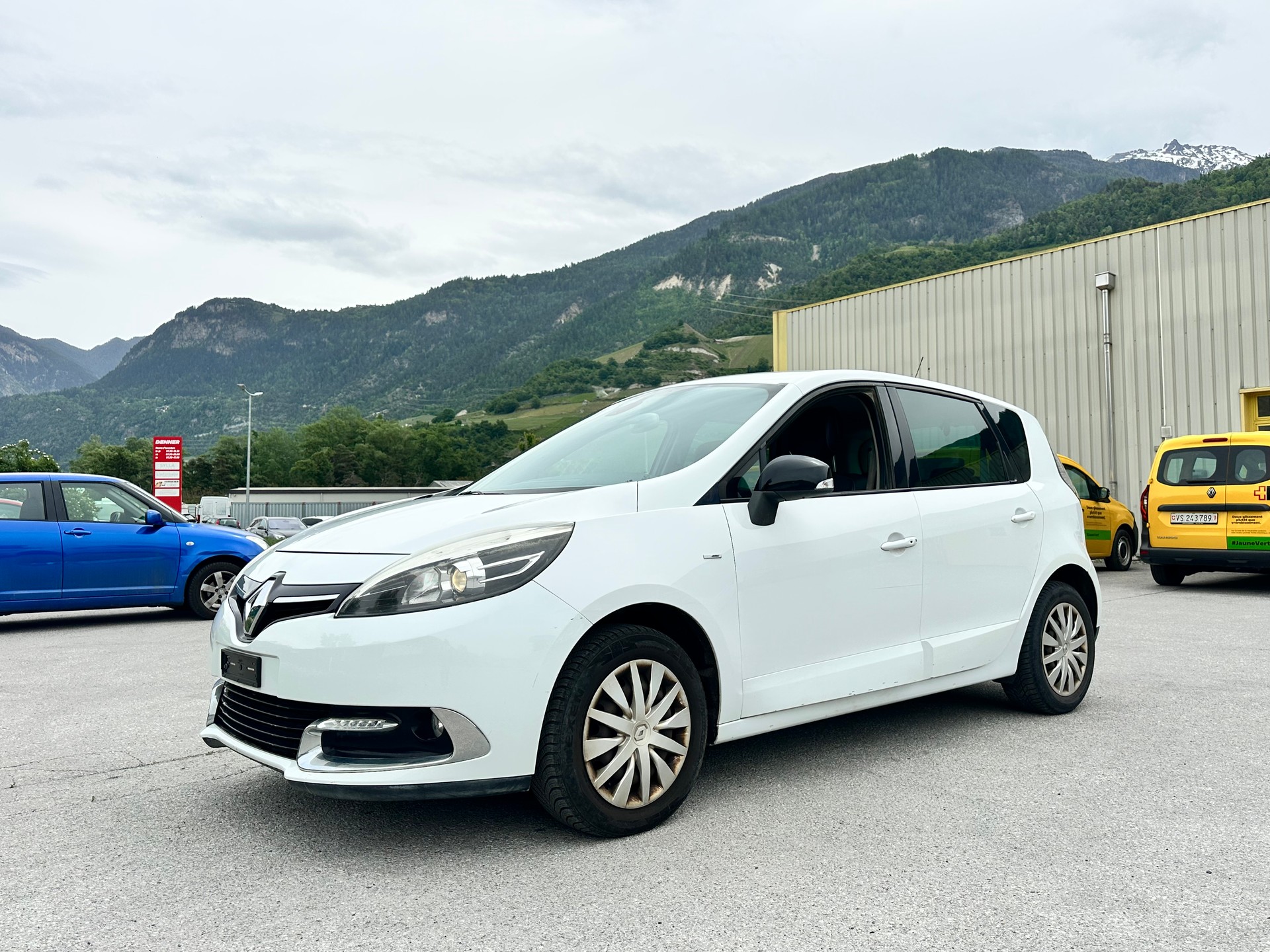 RENAULT Scénic 1.2 16V Turbo Bose Edition-image-1