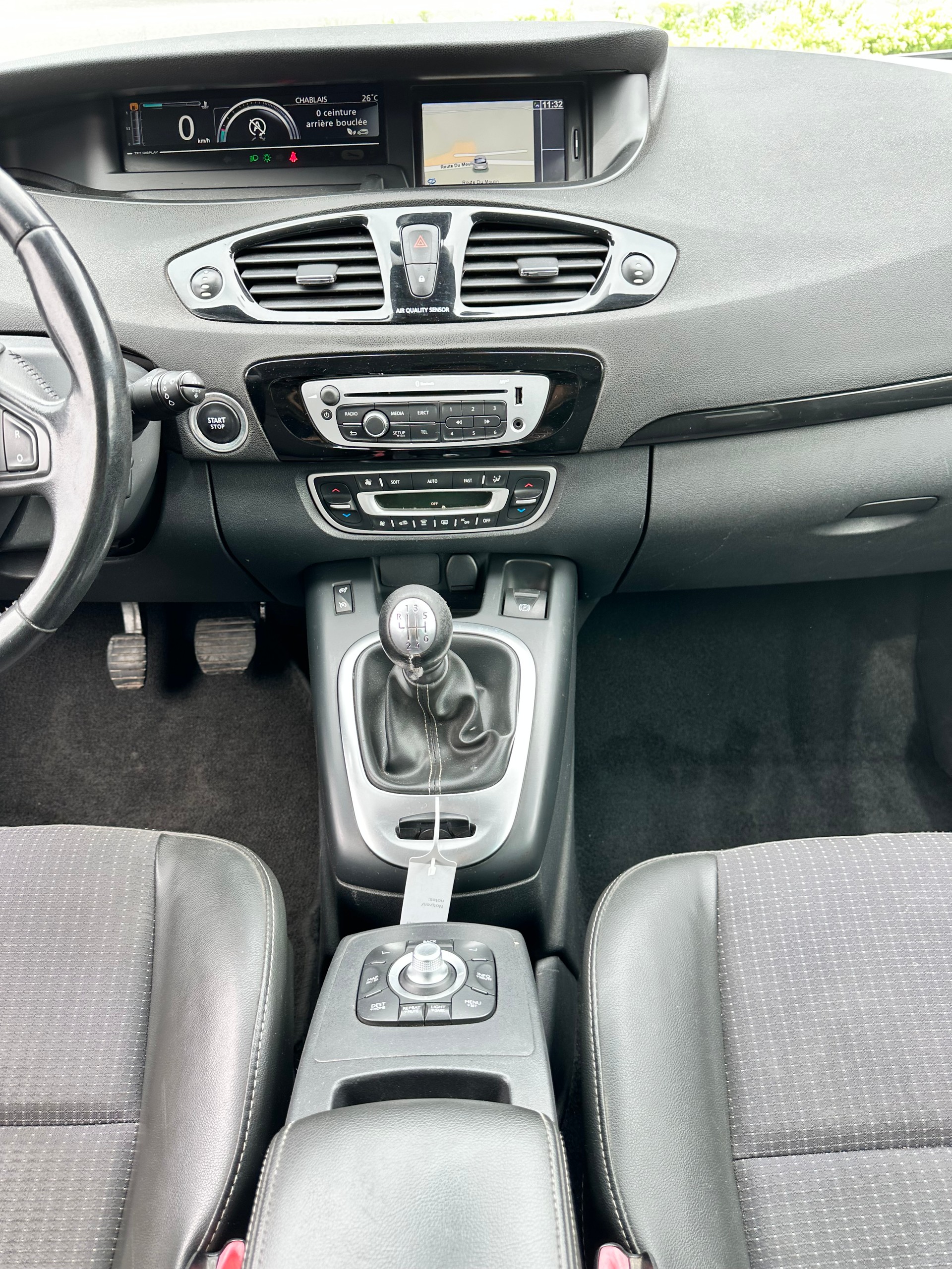RENAULT Scénic 1.2 16V Turbo Bose Edition-image-13