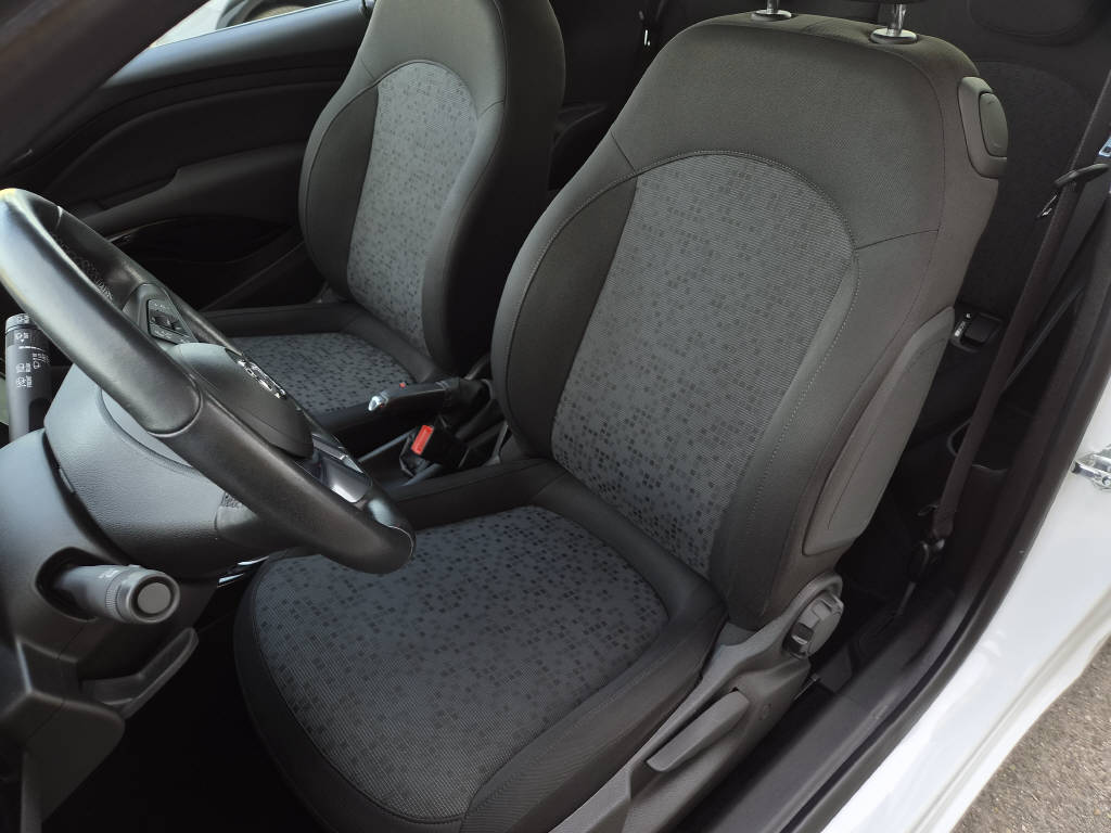 OPEL Adam 1.0i turbo Black Jack 115cv-image-8