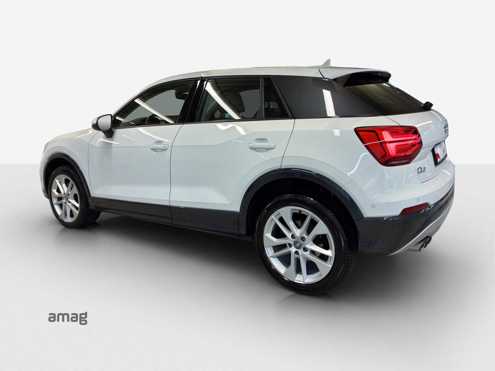 AUDI Q2 2.0 TFSI design quattro S-tronic-showroom-element-2