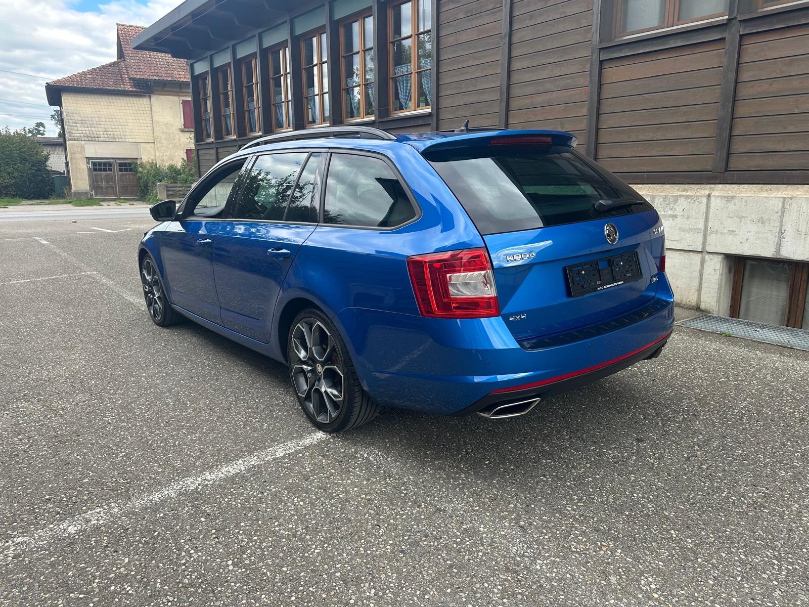 SKODA Octavia Combi 2.0 TDI RS 4x4 DSG-showroom-element-3