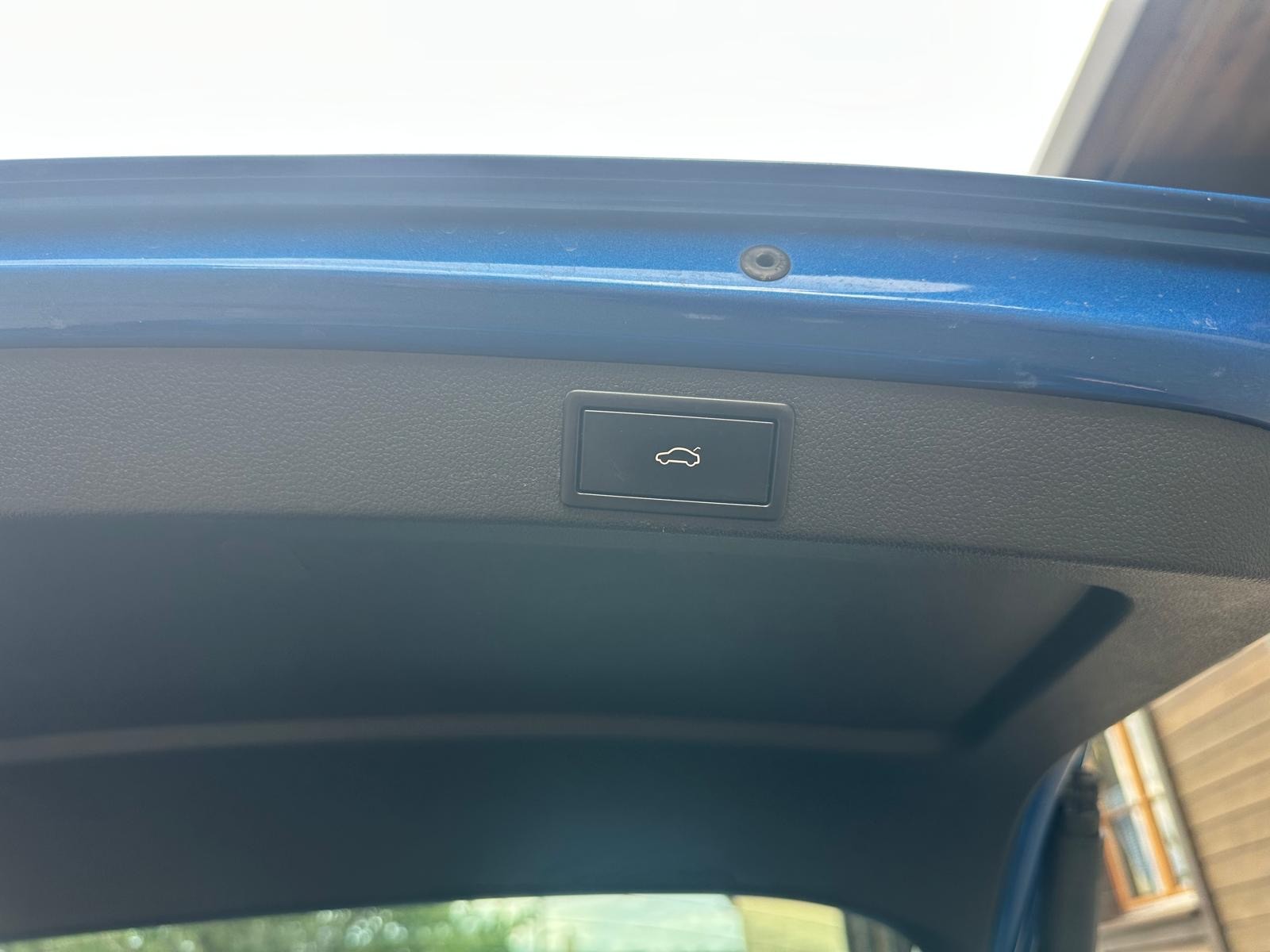 SKODA Octavia Combi 2.0 TDI RS 4x4 DSG-image-12