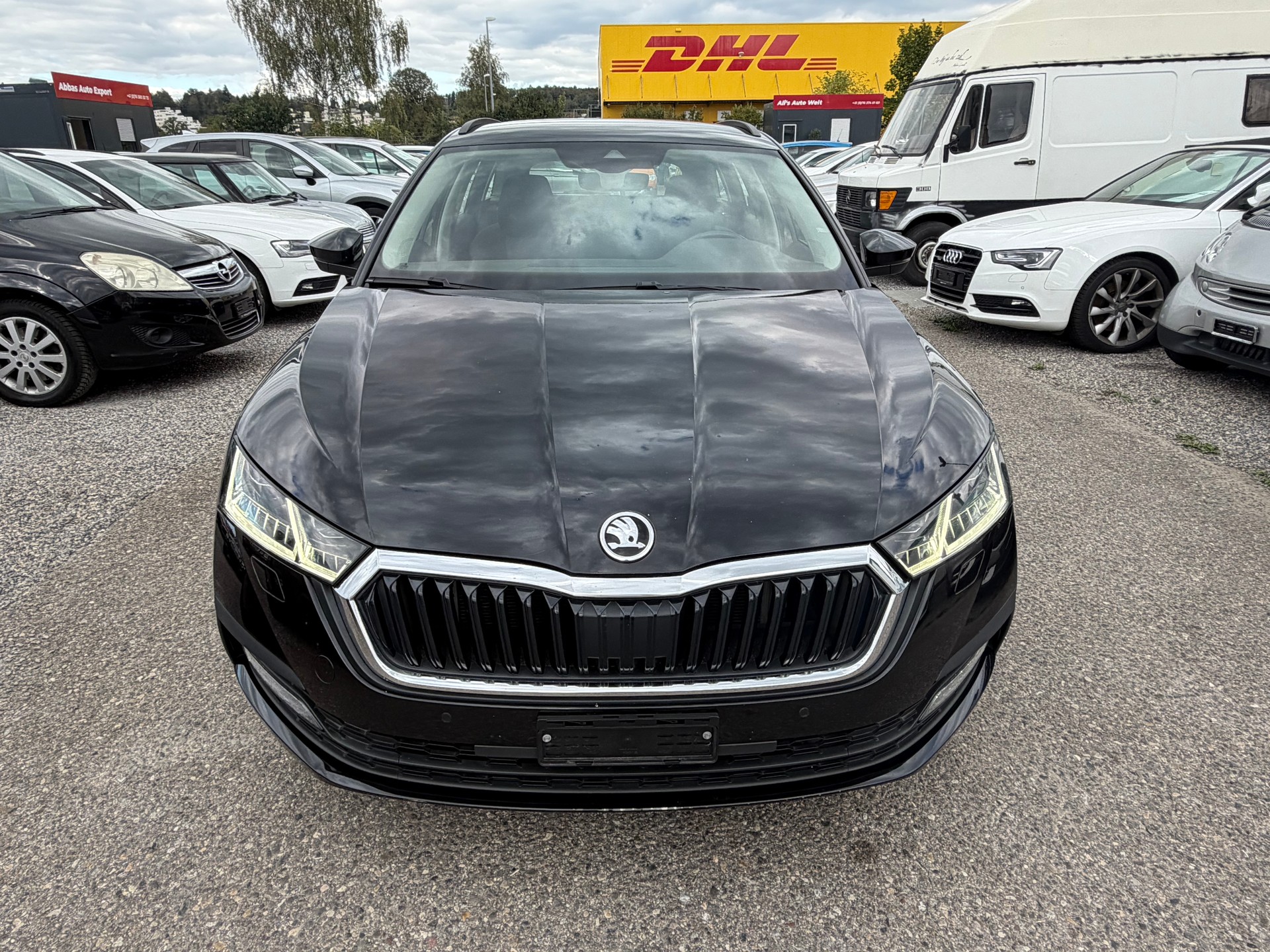 SKODA Octavia Combi 2.0 TDI DSG Ambition-showroom-element-1
