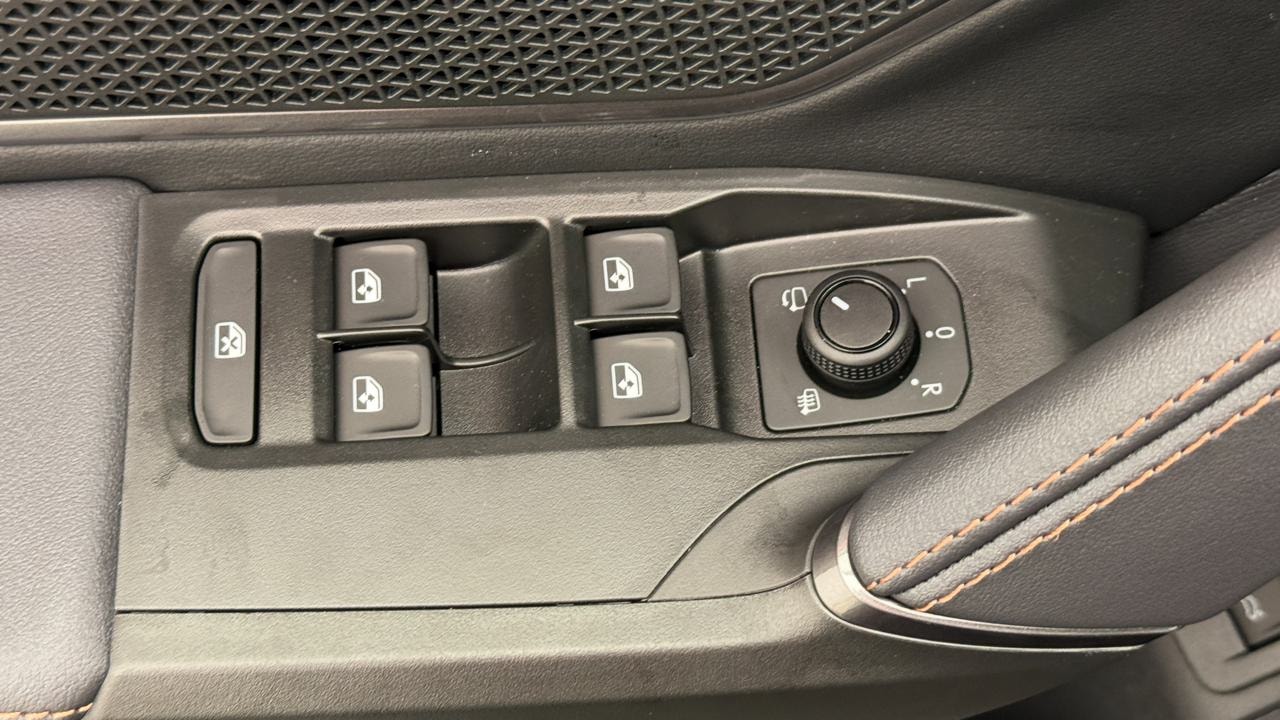 CUPRA LEON ST 1.5 e-HYBRID pHEV VZ DSG-image-8