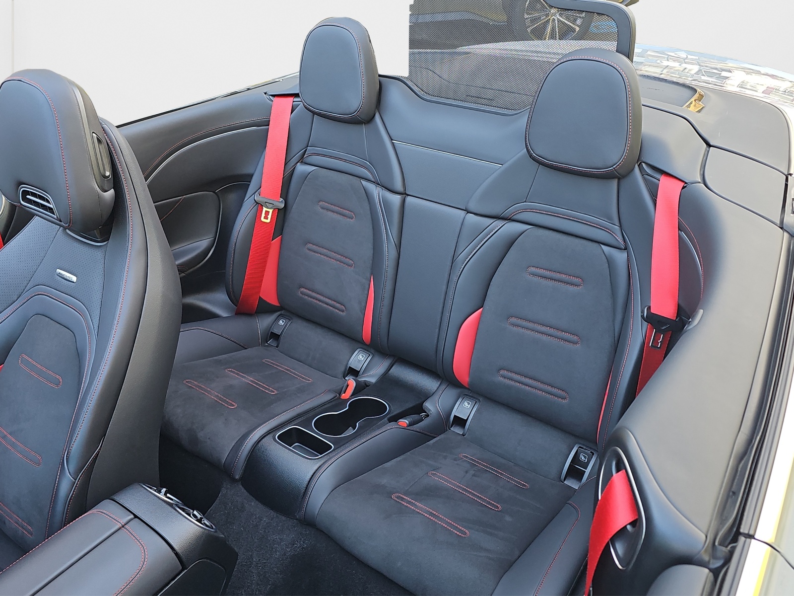 MERCEDES-BENZ CLE AMG 53 Cabrio 4Matic+ 9G-Tronic-image-28