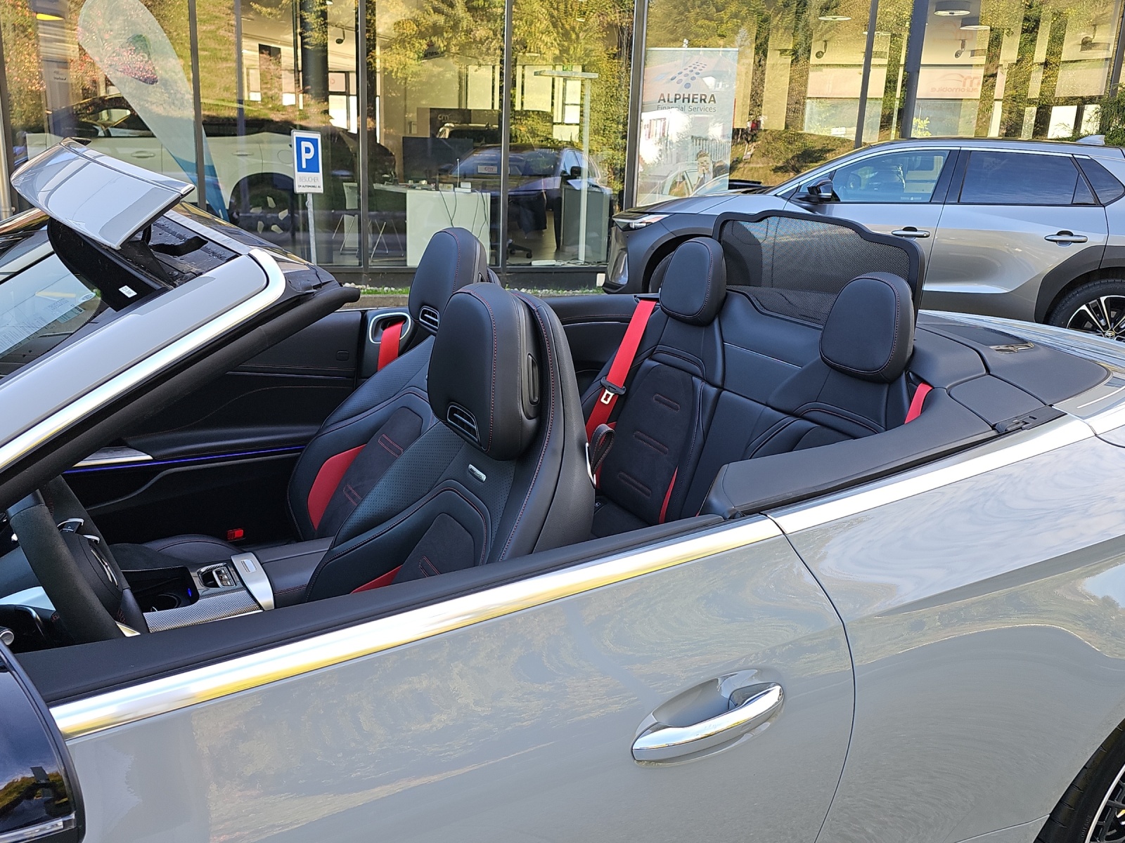 MERCEDES-BENZ CLE AMG 53 Cabrio 4Matic+ 9G-Tronic-image-16