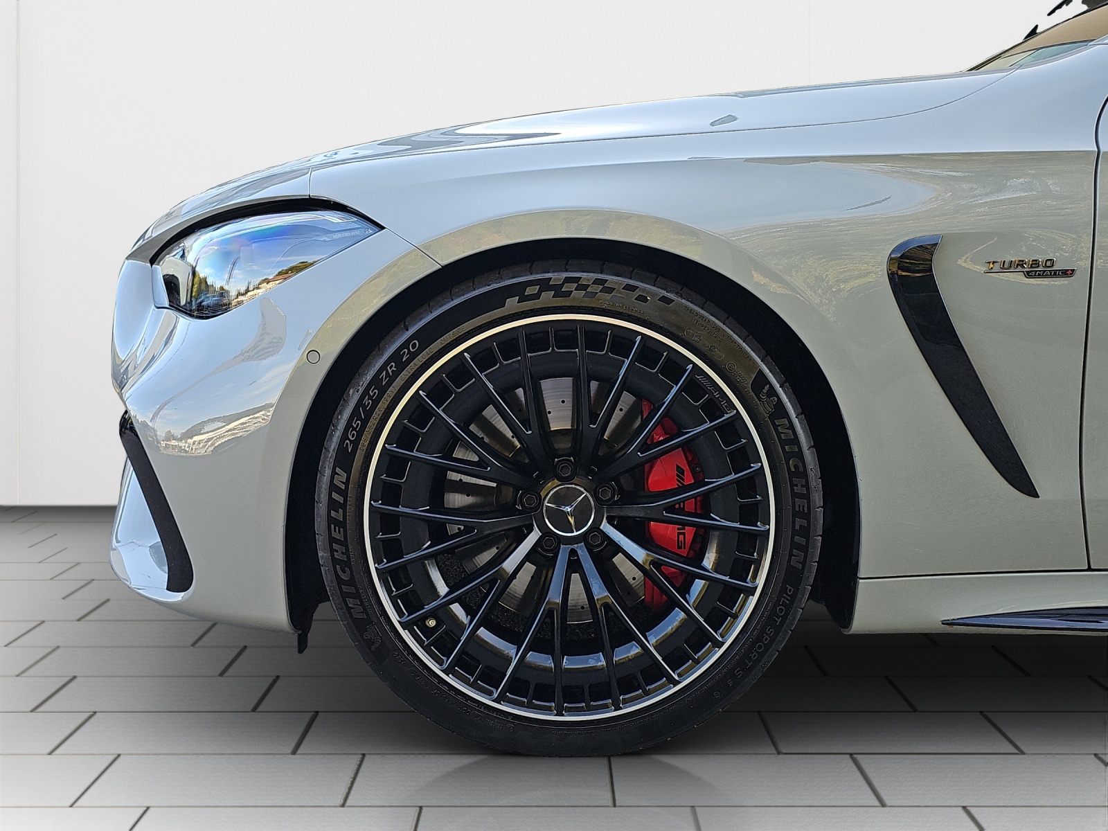 MERCEDES-BENZ CLE AMG 53 Cabrio 4Matic+ 9G-Tronic-image-17