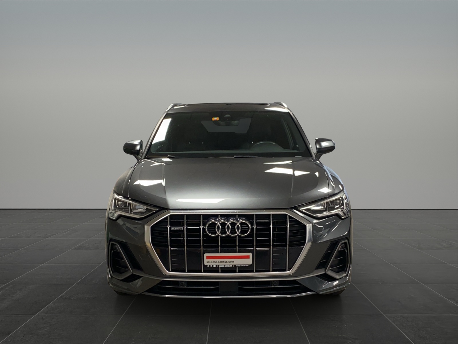 AUDI Q3 2.0 40 S-LINE TFSI-showroom-element-1