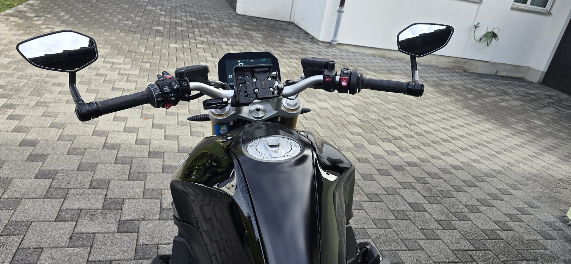 BMW R 1250 R ABS-image-2