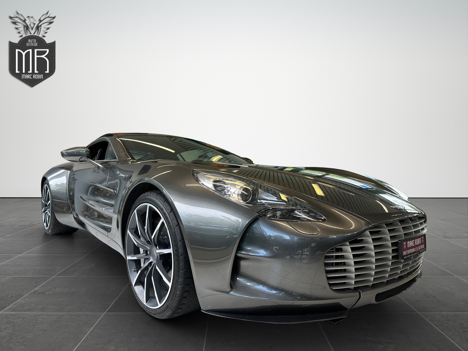ASTON MARTIN One 77-image-8