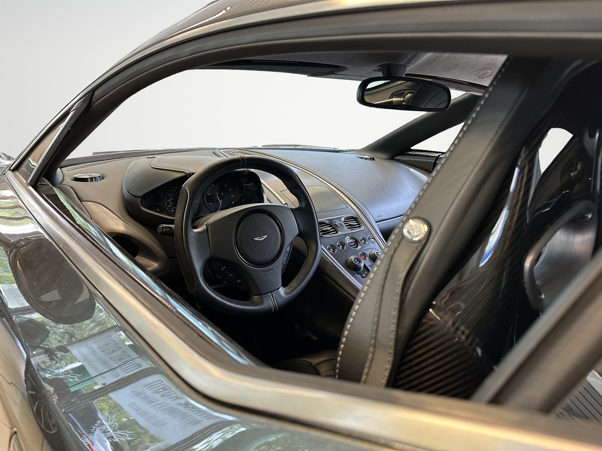 ASTON MARTIN One 77-image-7