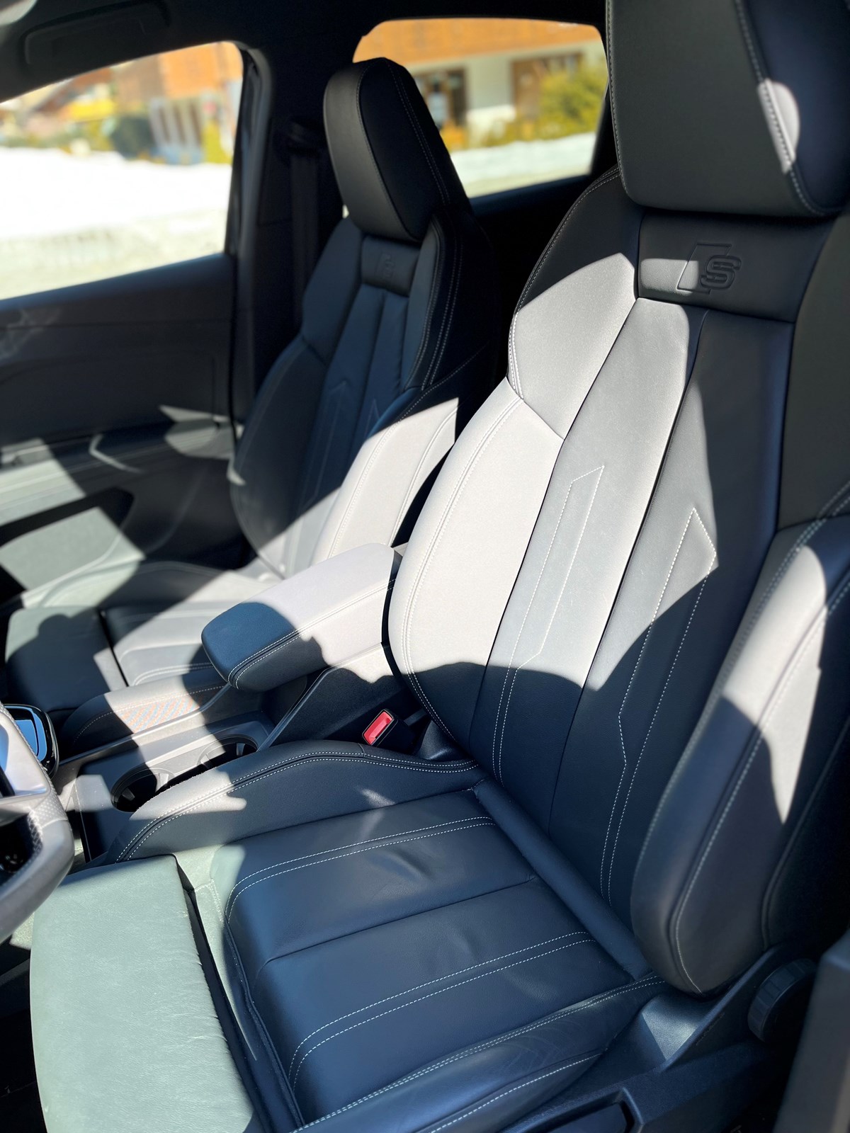 AUDI Q4 Sportback e-tron 50 quattro-image-2