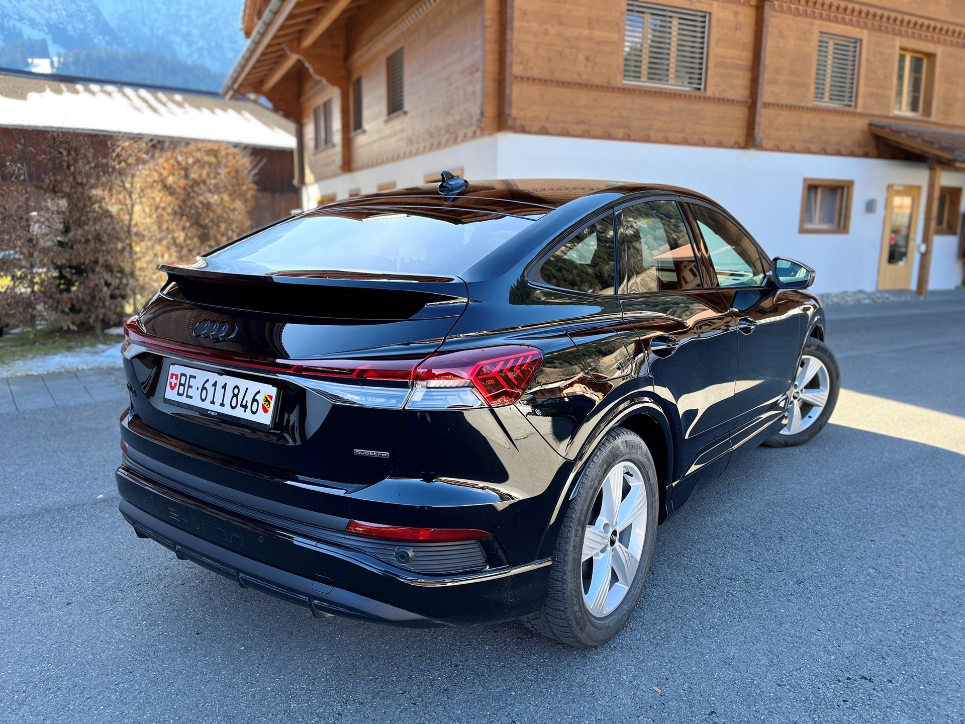 AUDI Q4 Sportback e-tron 50 quattro-image-3