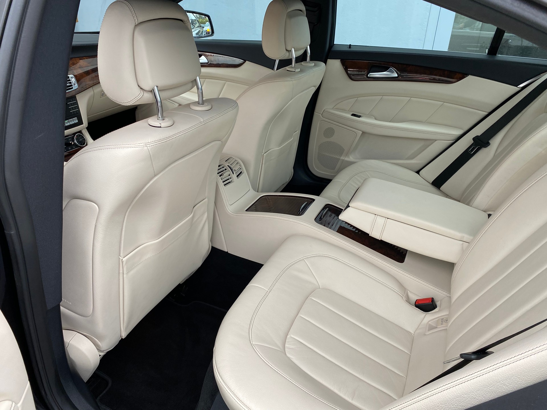 MERCEDES-BENZ CLS 400 4Matic 9G-Tronic-image-7