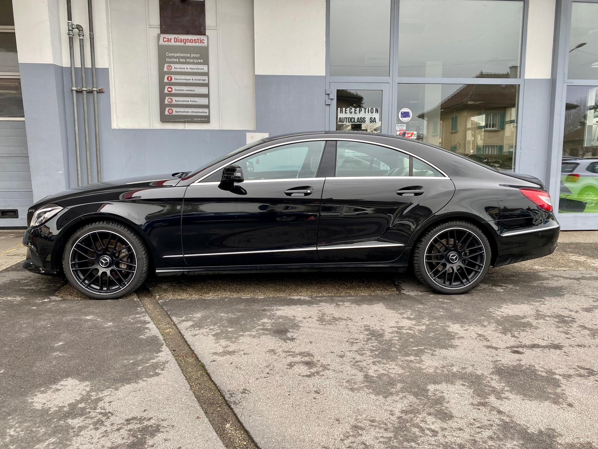 MERCEDES-BENZ CLS 400 4Matic 9G-Tronic-showroom-element-1