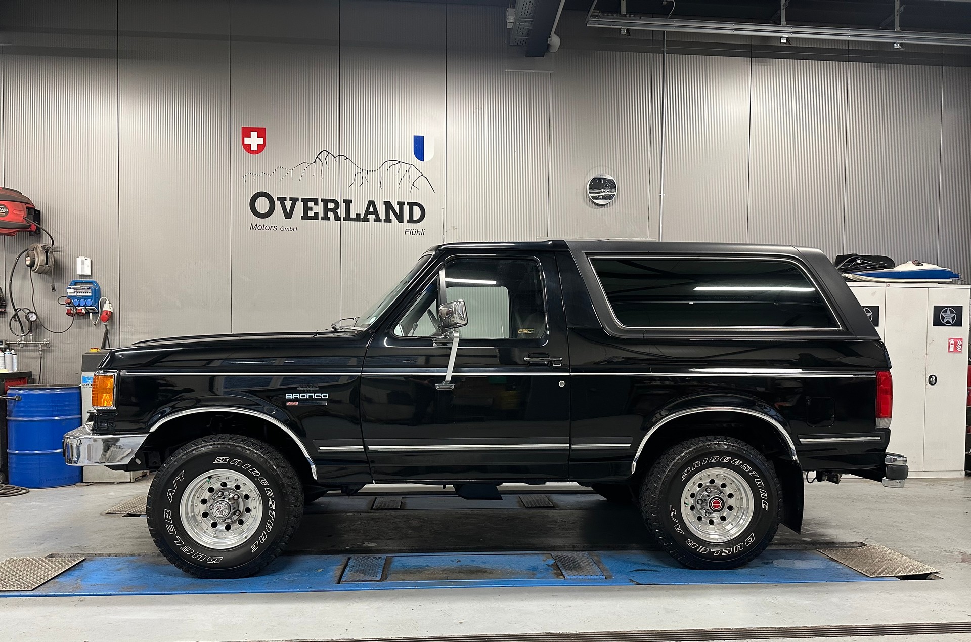 FORD BRONCO 5.8 V8-showroom-element-2