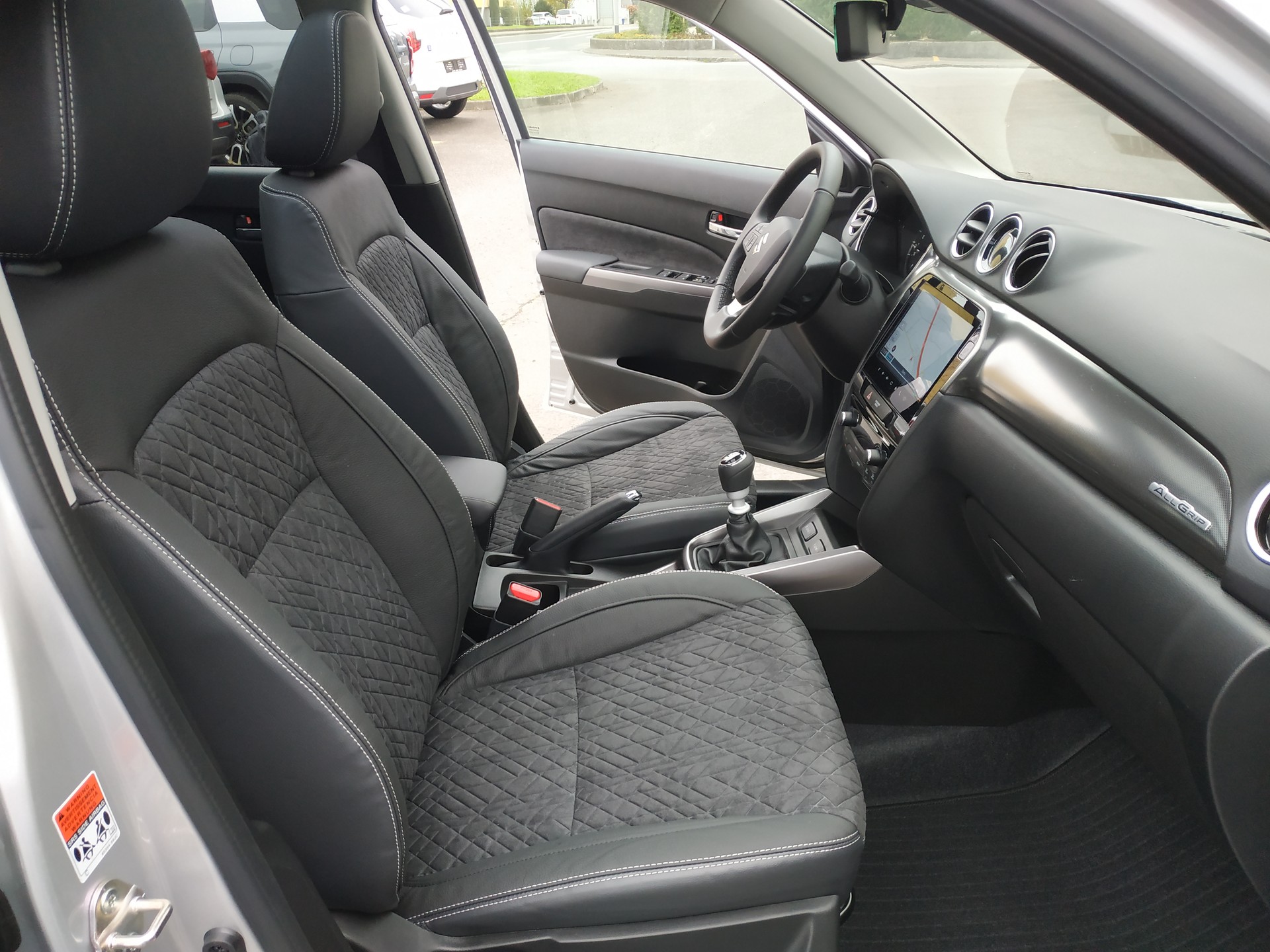 SUZUKI Vitara 1.4 Boosterjet Compact Top 4x4 Hybrid-image-13
