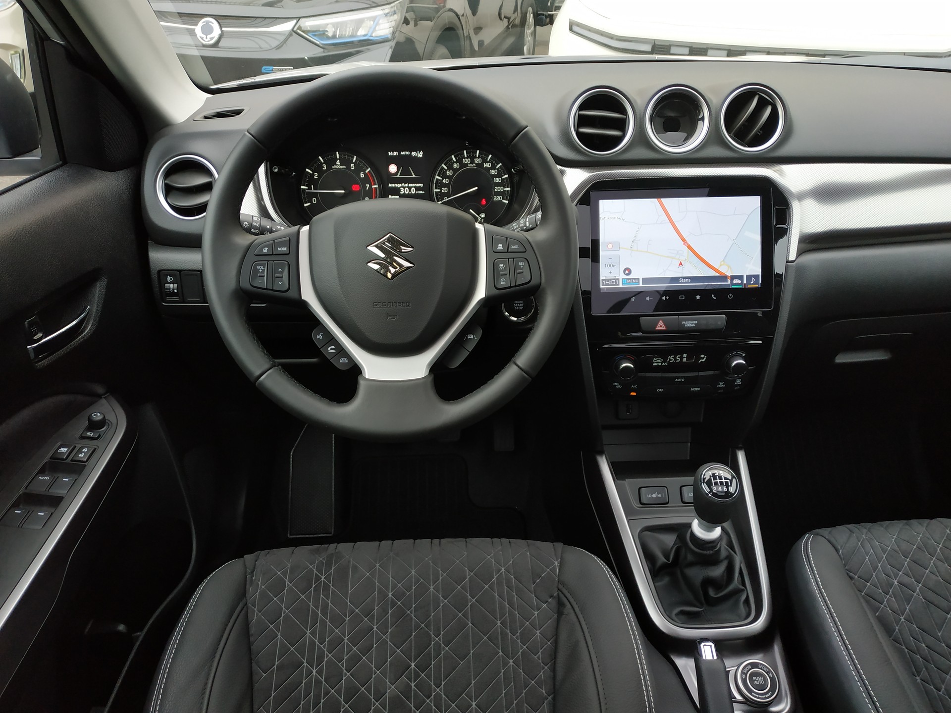 SUZUKI Vitara 1.4 Boosterjet Compact Top 4x4 Hybrid-image-10