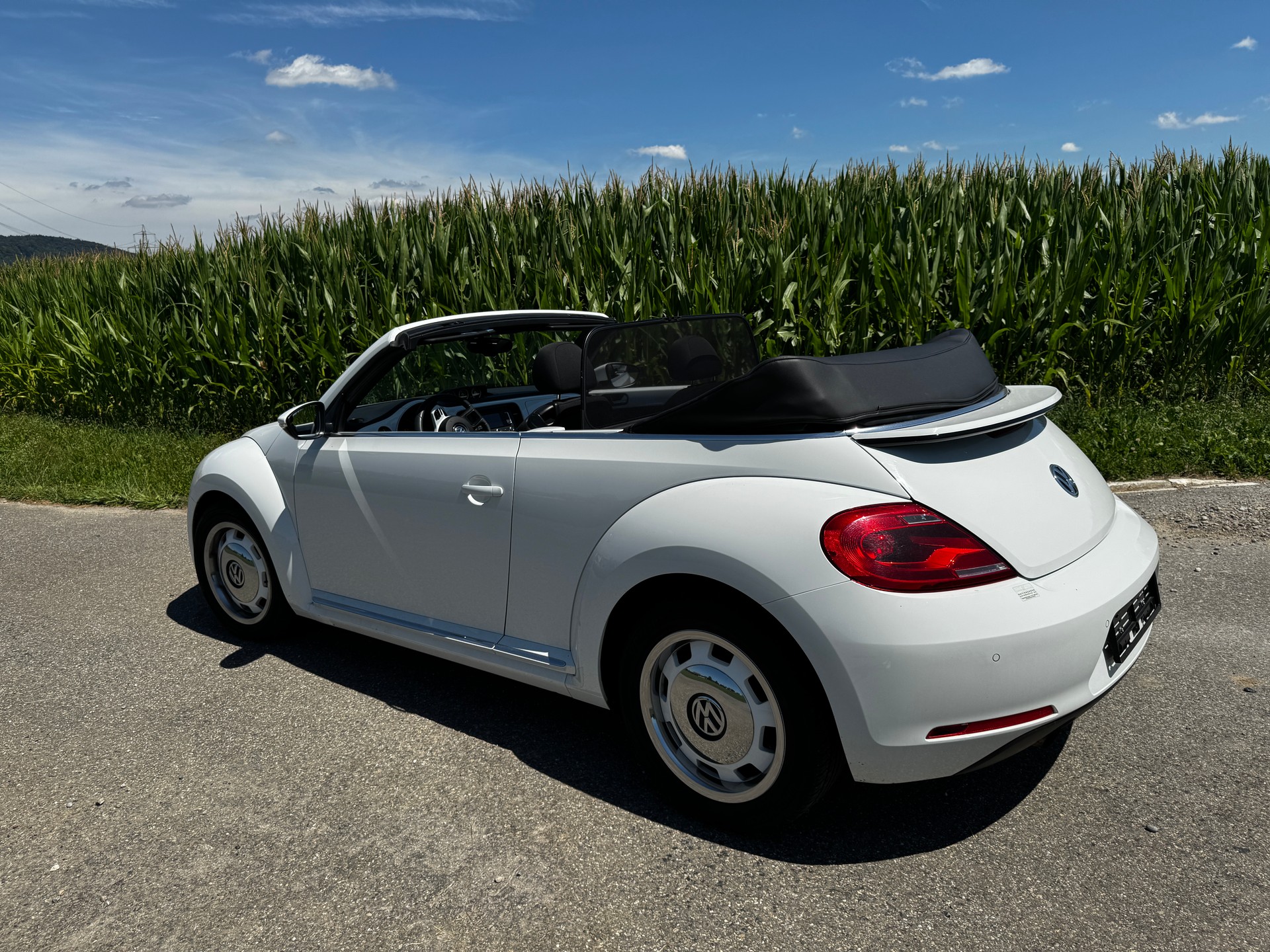 VW Beetle Cabrio 1.2 TSI BMT Design-image-2