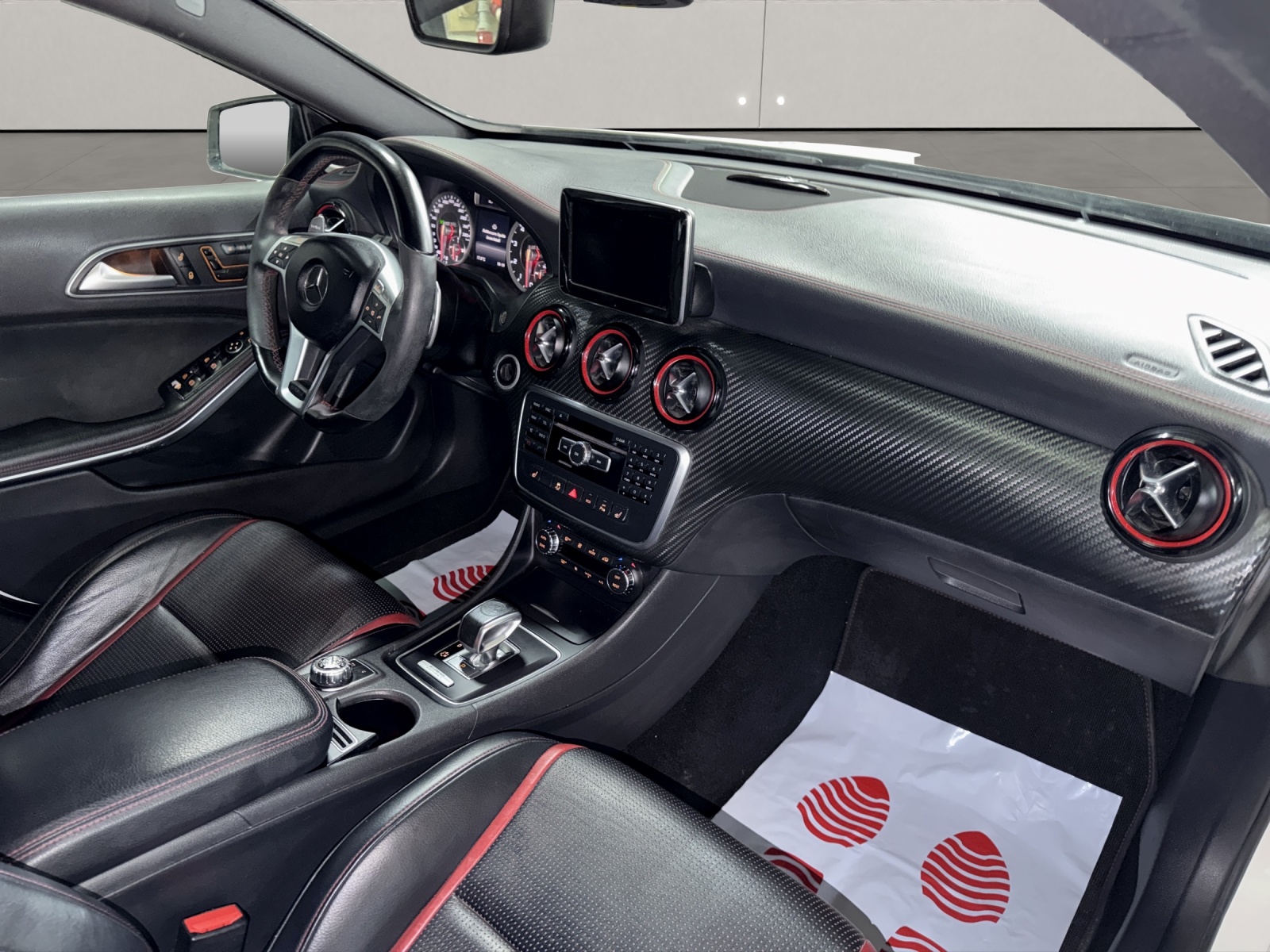 MERCEDES-BENZ A 45 AMG 4Matic Speedshift 7G-DCT-image-11