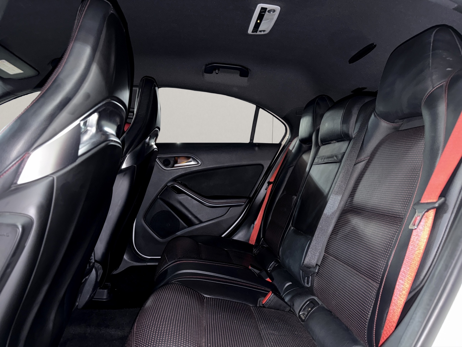 MERCEDES-BENZ A 45 AMG 4Matic Speedshift 7G-DCT-image-12